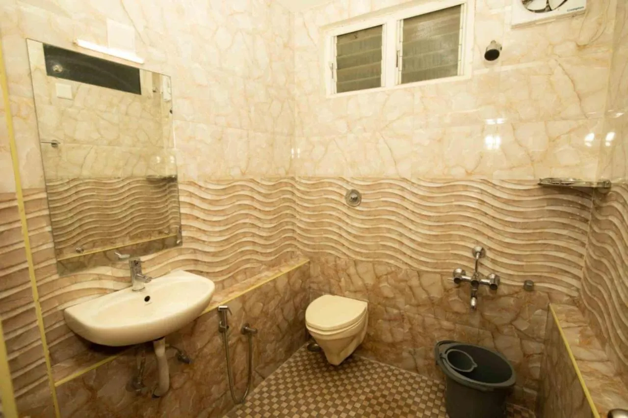 Bathroom in Lazo Silver Lake , Ooty