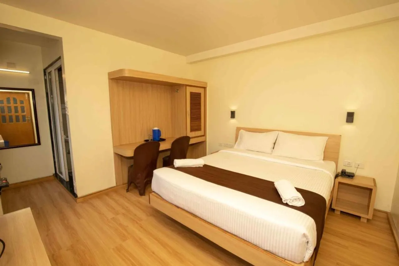 Photo of the whole room, Bed in Lazo Silver Lake , Ooty