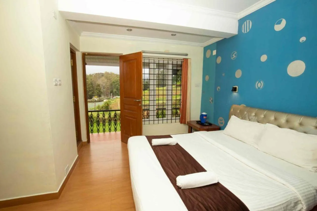 Bedroom, Bed in Lazo Silver Lake , Ooty