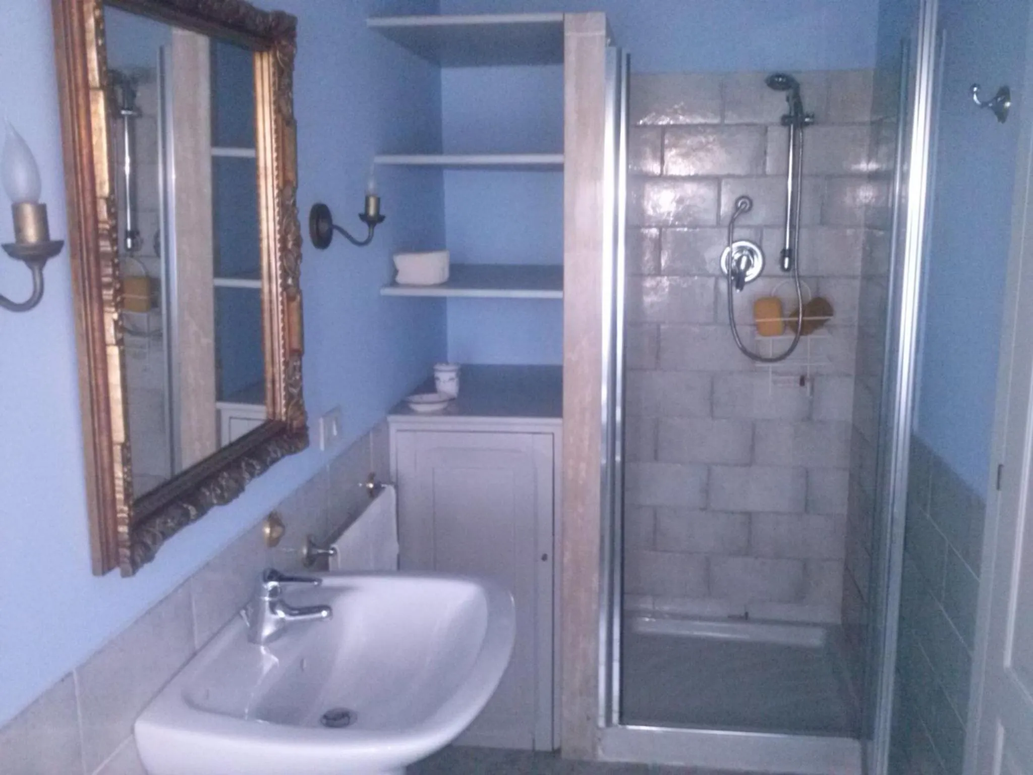 Shower in Villarondanella