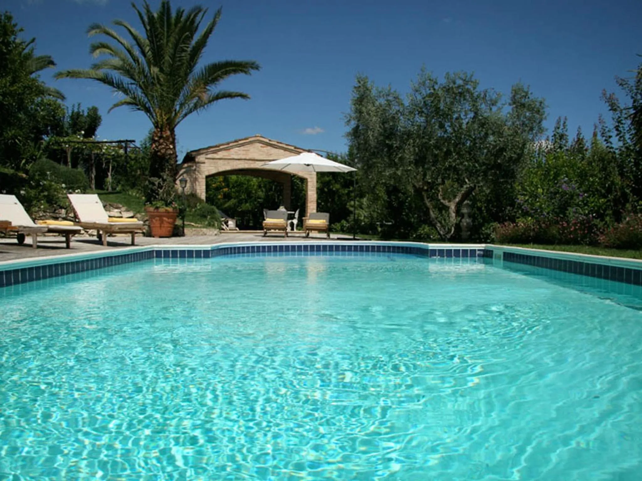 Swimming pool in Villarondanella