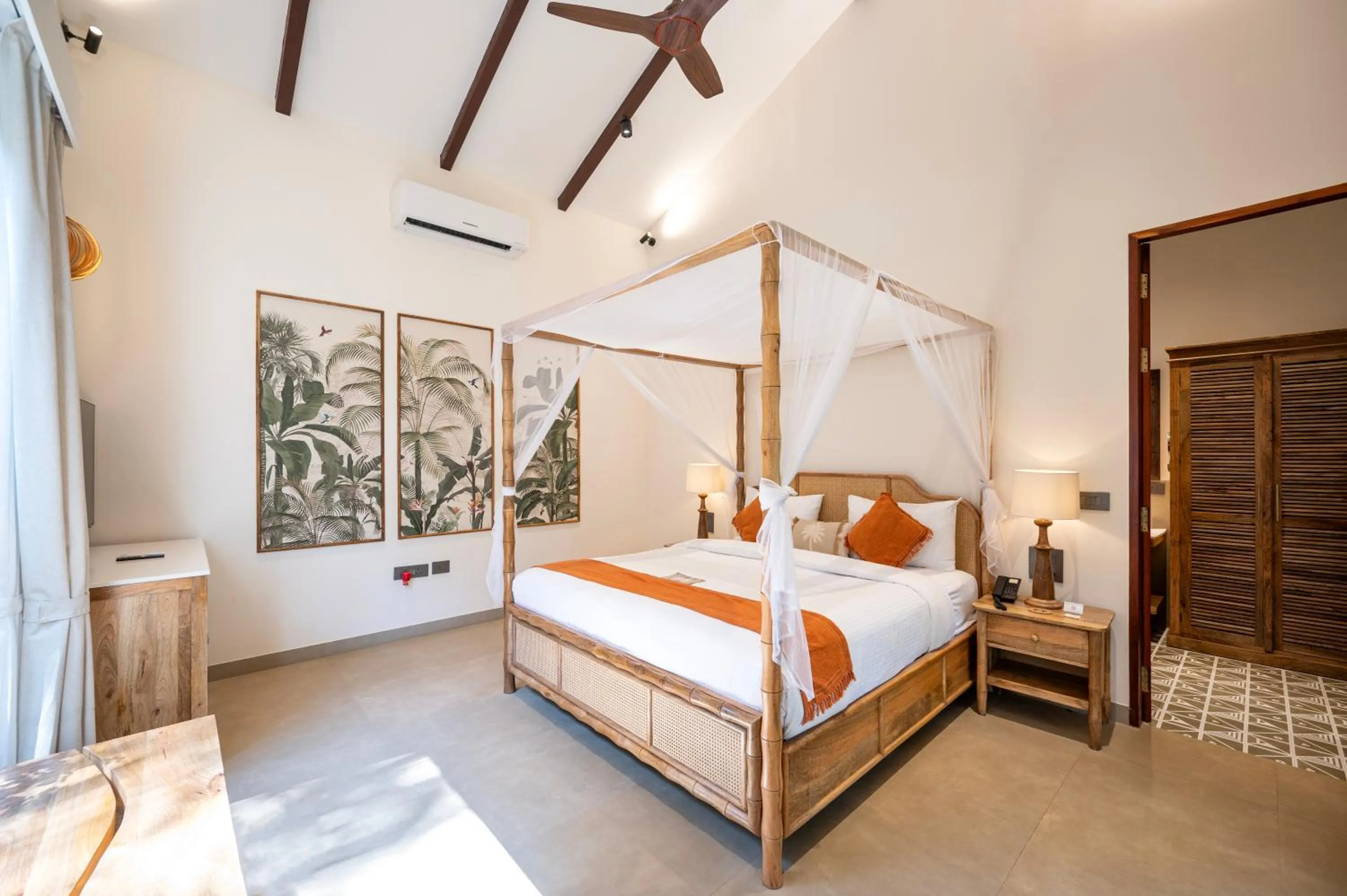 Photo of the whole room, Bed in Palma Beach Resort