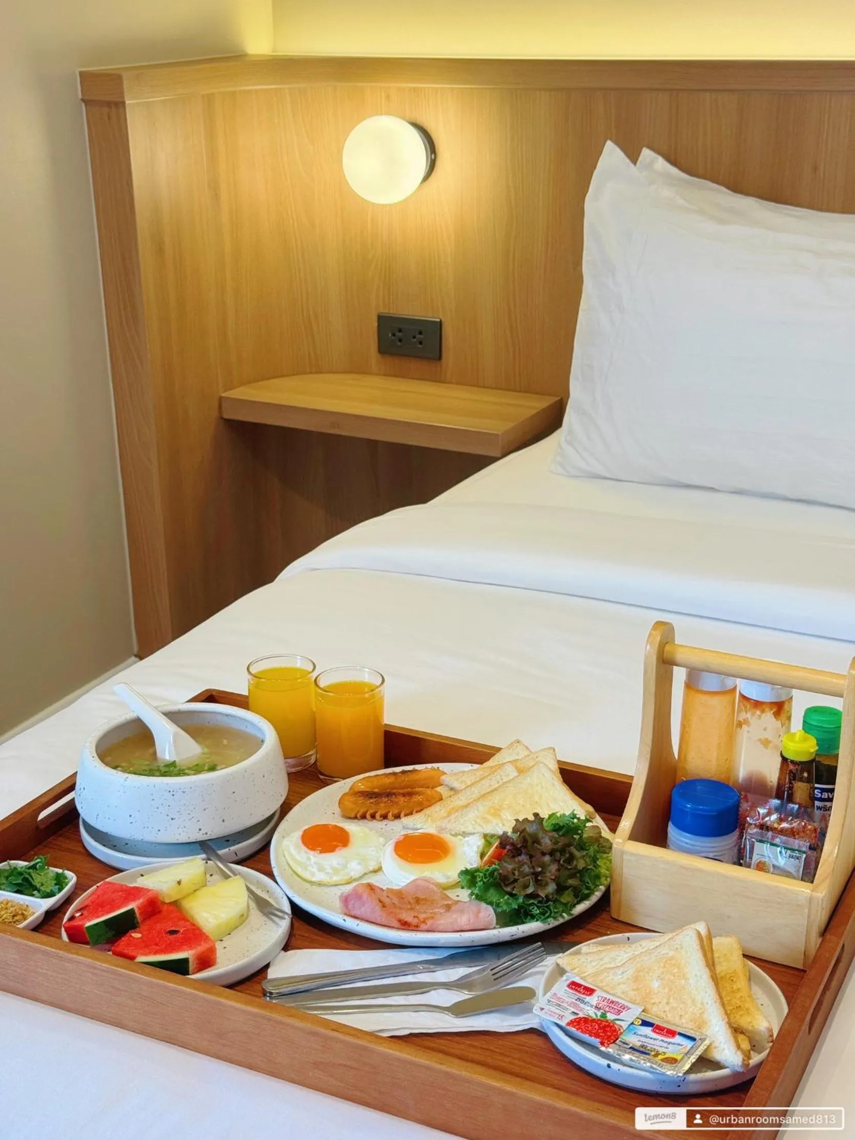 Breakfast, Bed in Urban room samed