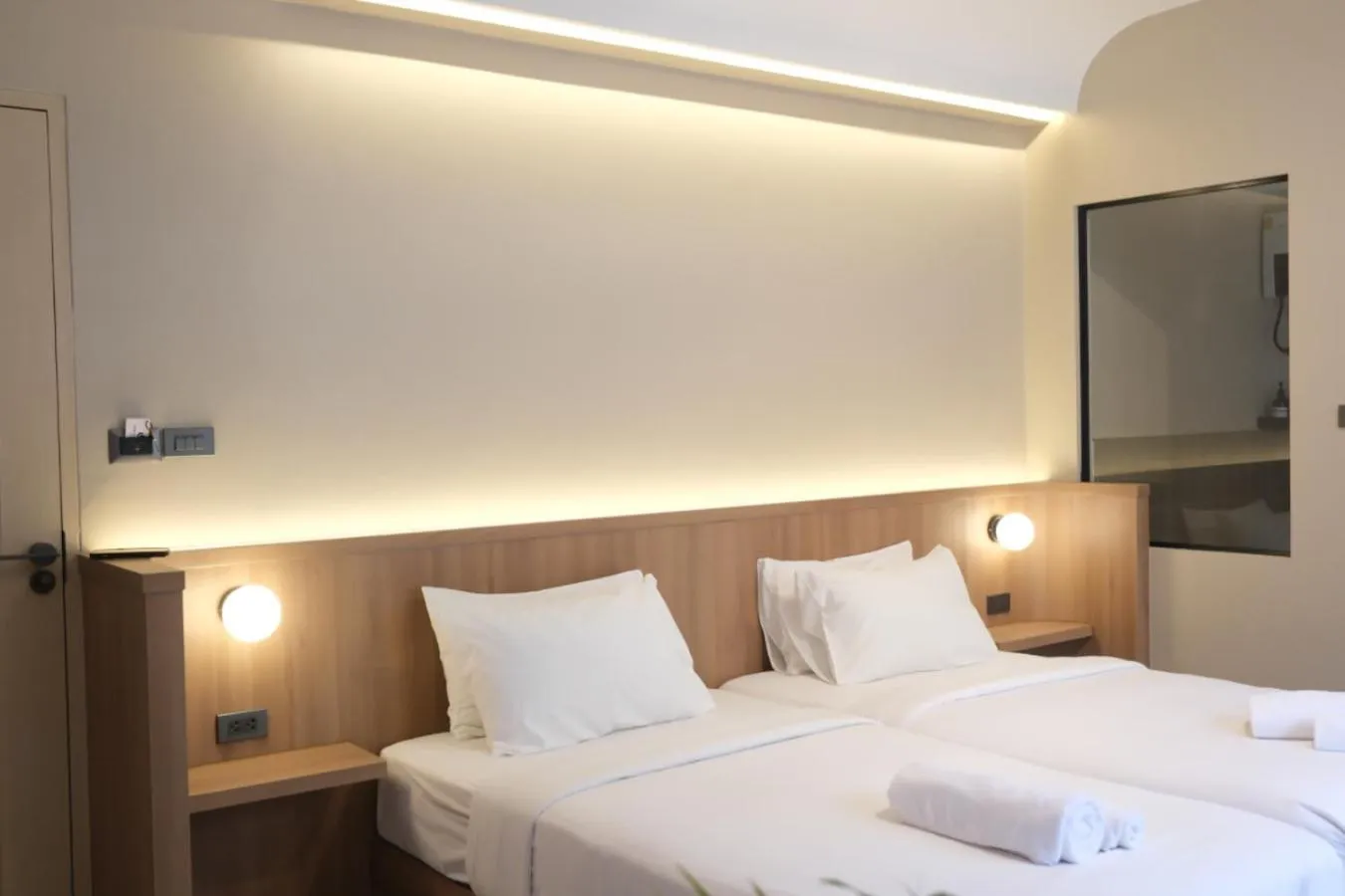 Bed in Urban room samed