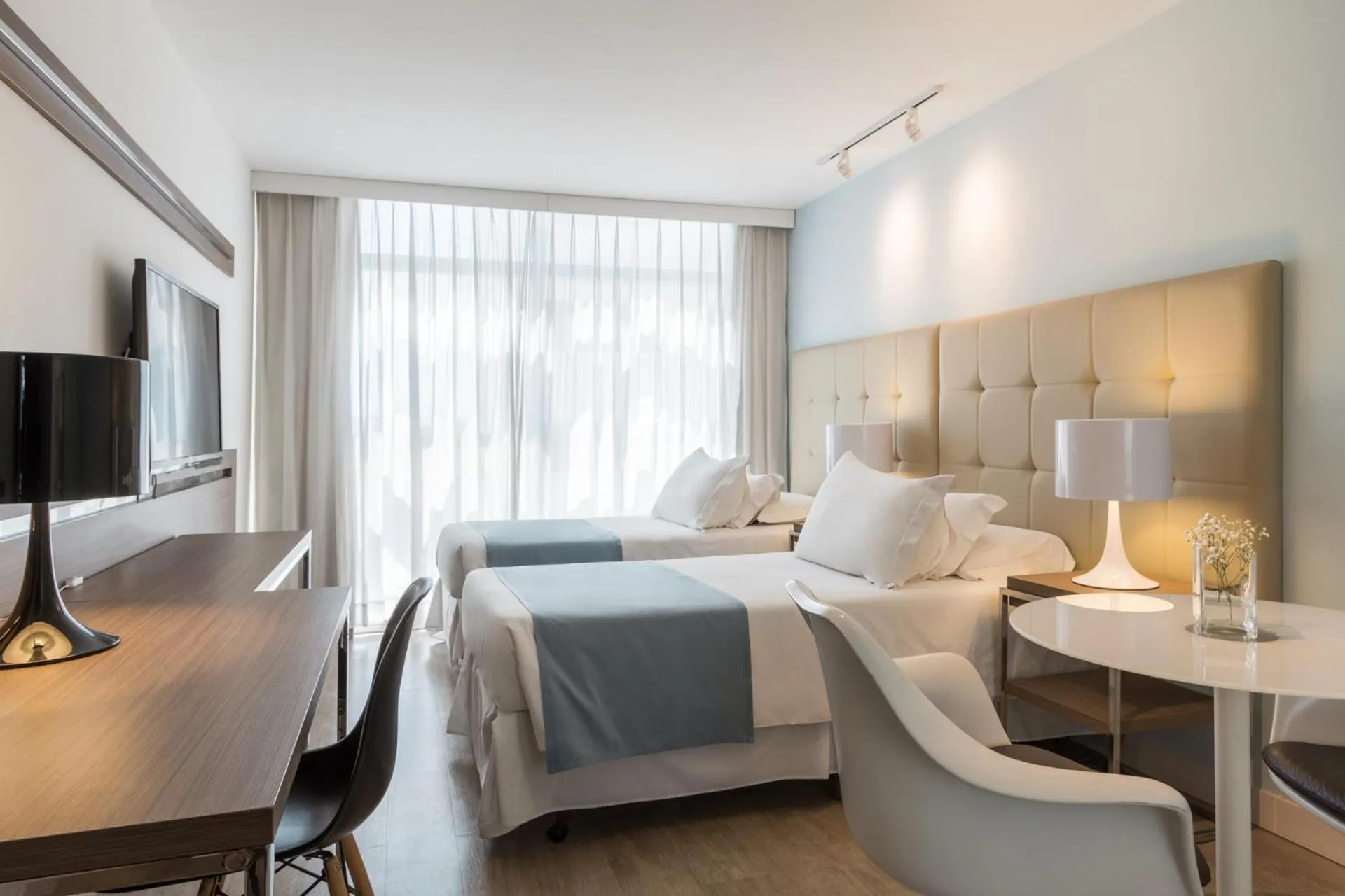 Photo of the whole room, Bed in Vivaldi Hotel Loft Punta Carretas