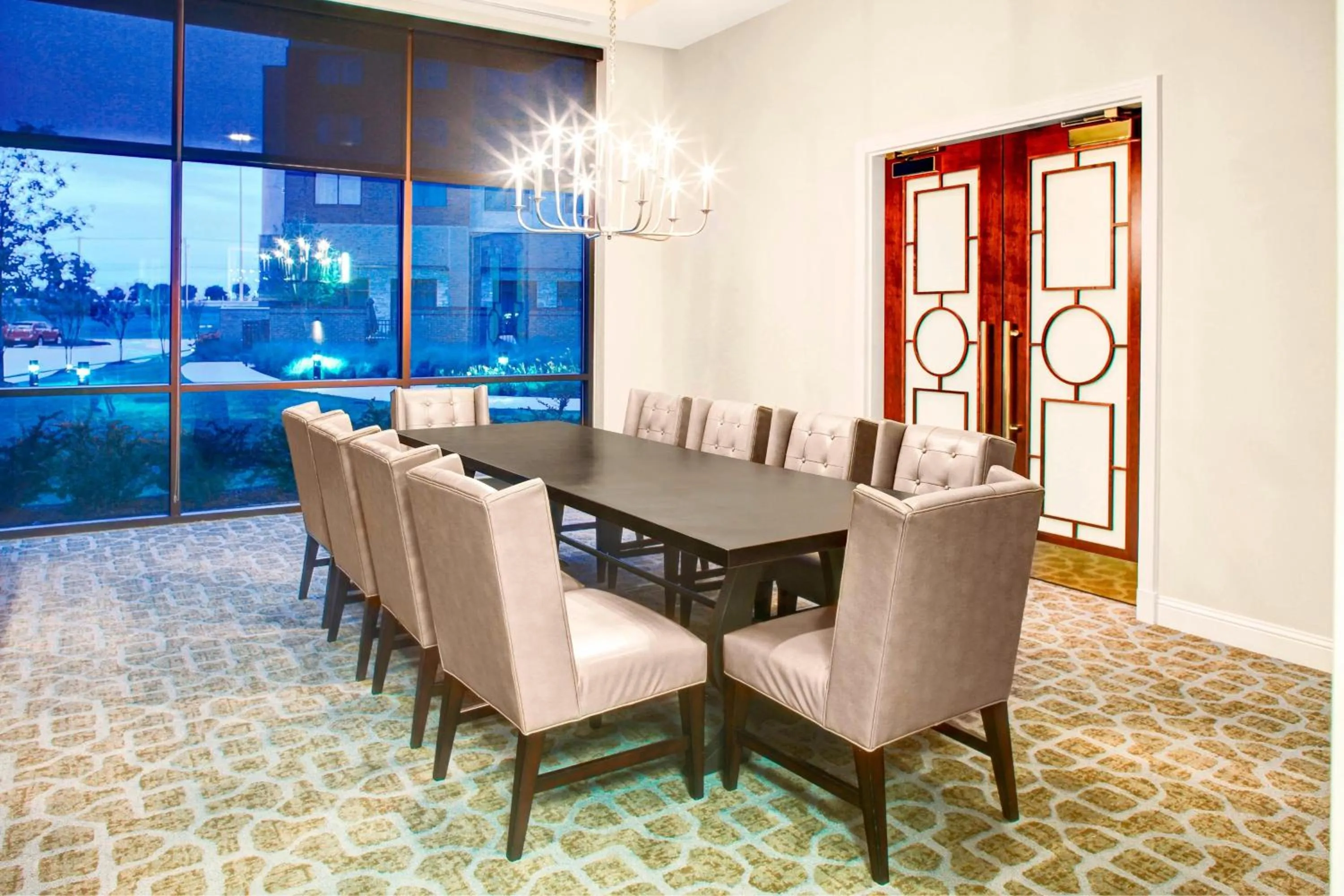 Restaurant/places to eat in Sheraton McKinney