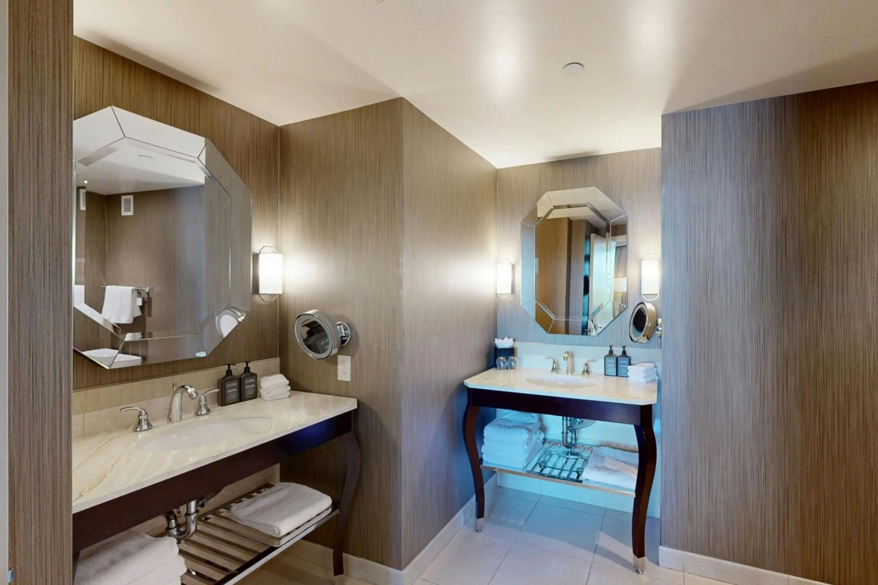 Bathroom in Sheraton McKinney