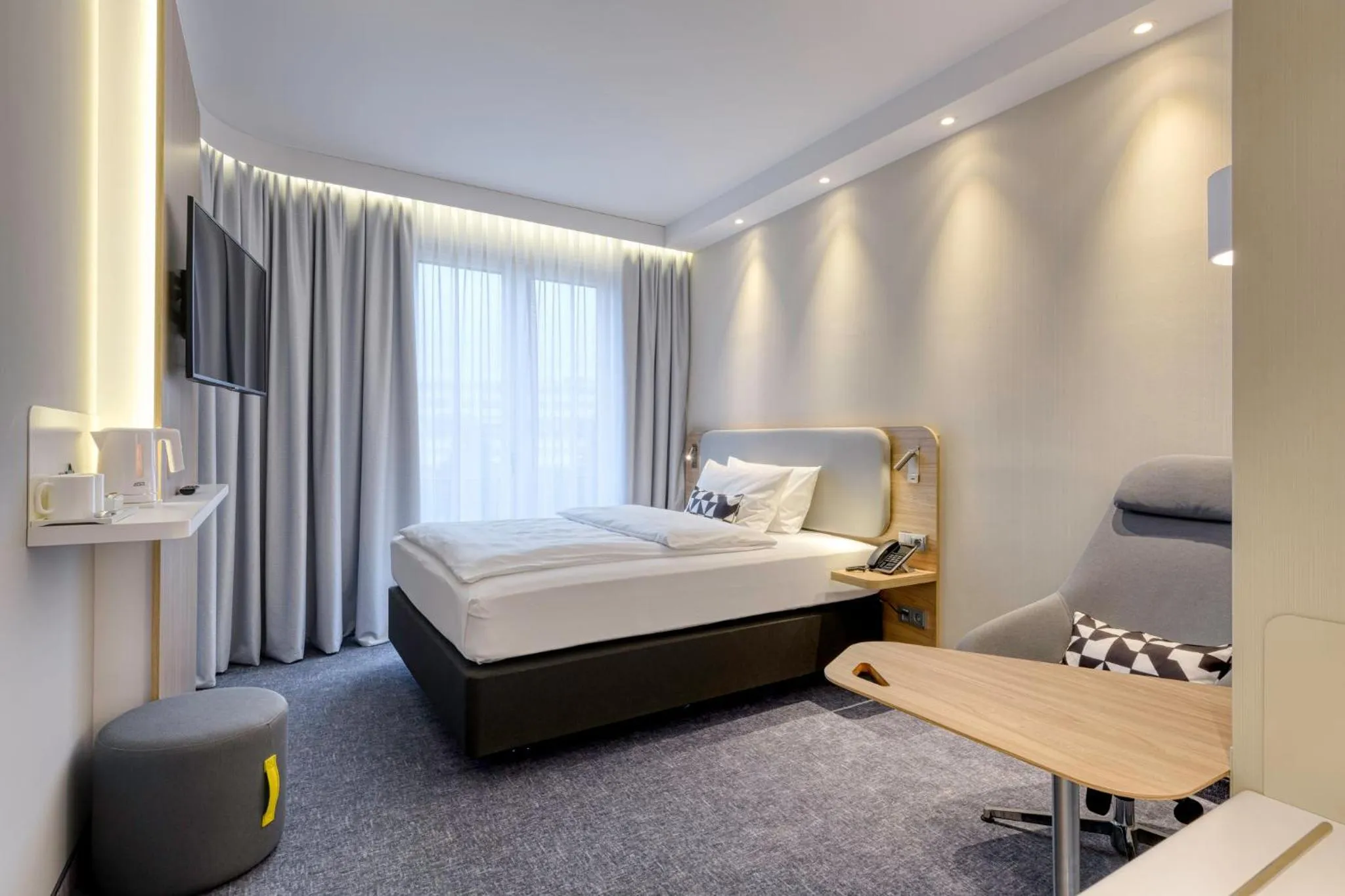 Photo of the whole room, Bed in Holiday Inn Express Munich Airport - Erding by IHG