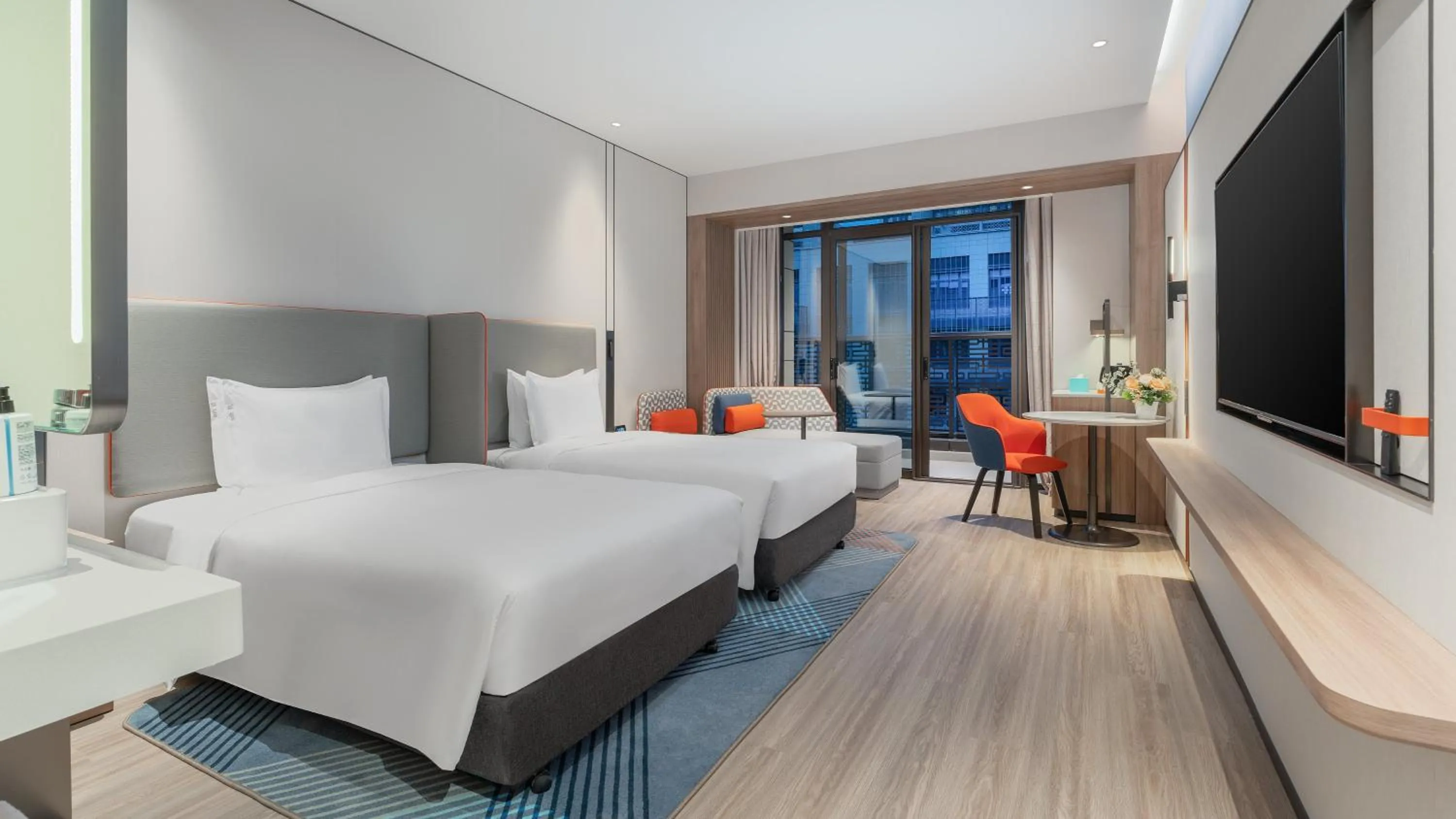 Photo of the whole room, Bed in Holiday Inn Express Xi'an North Station by IHG