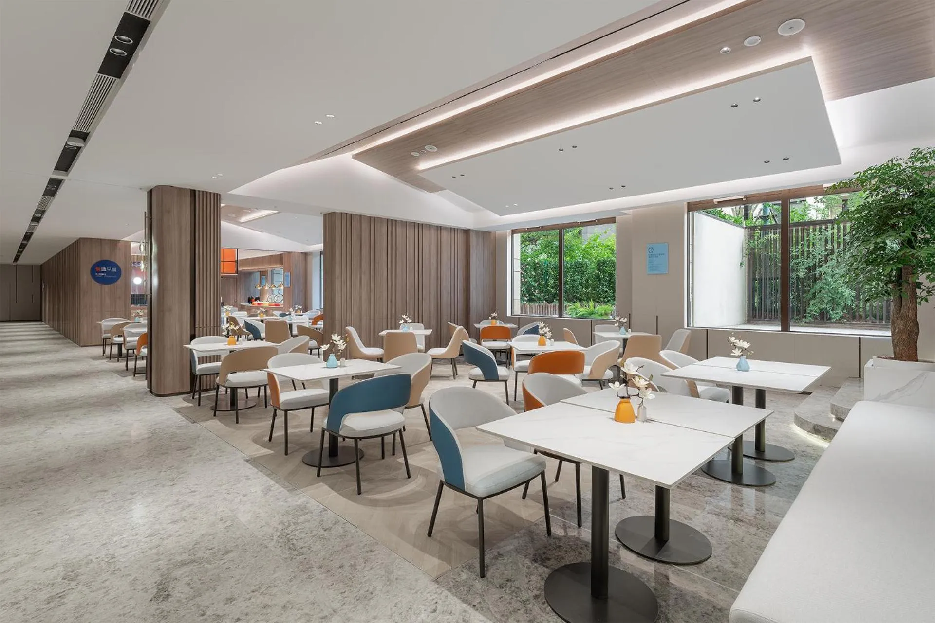 Restaurant/places to eat in Holiday Inn Express Xi'an North Station by IHG