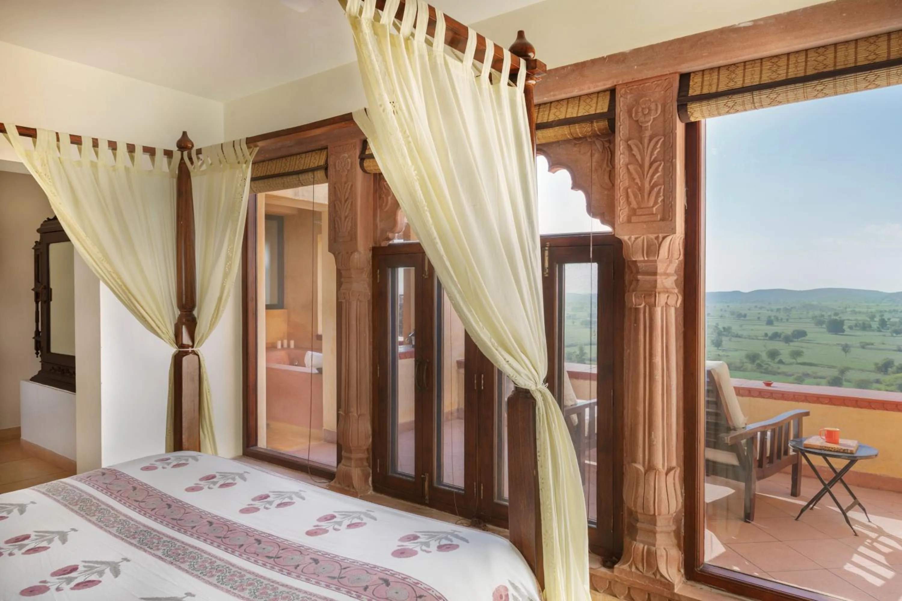 Bedroom, Bed in Ramathra Fort