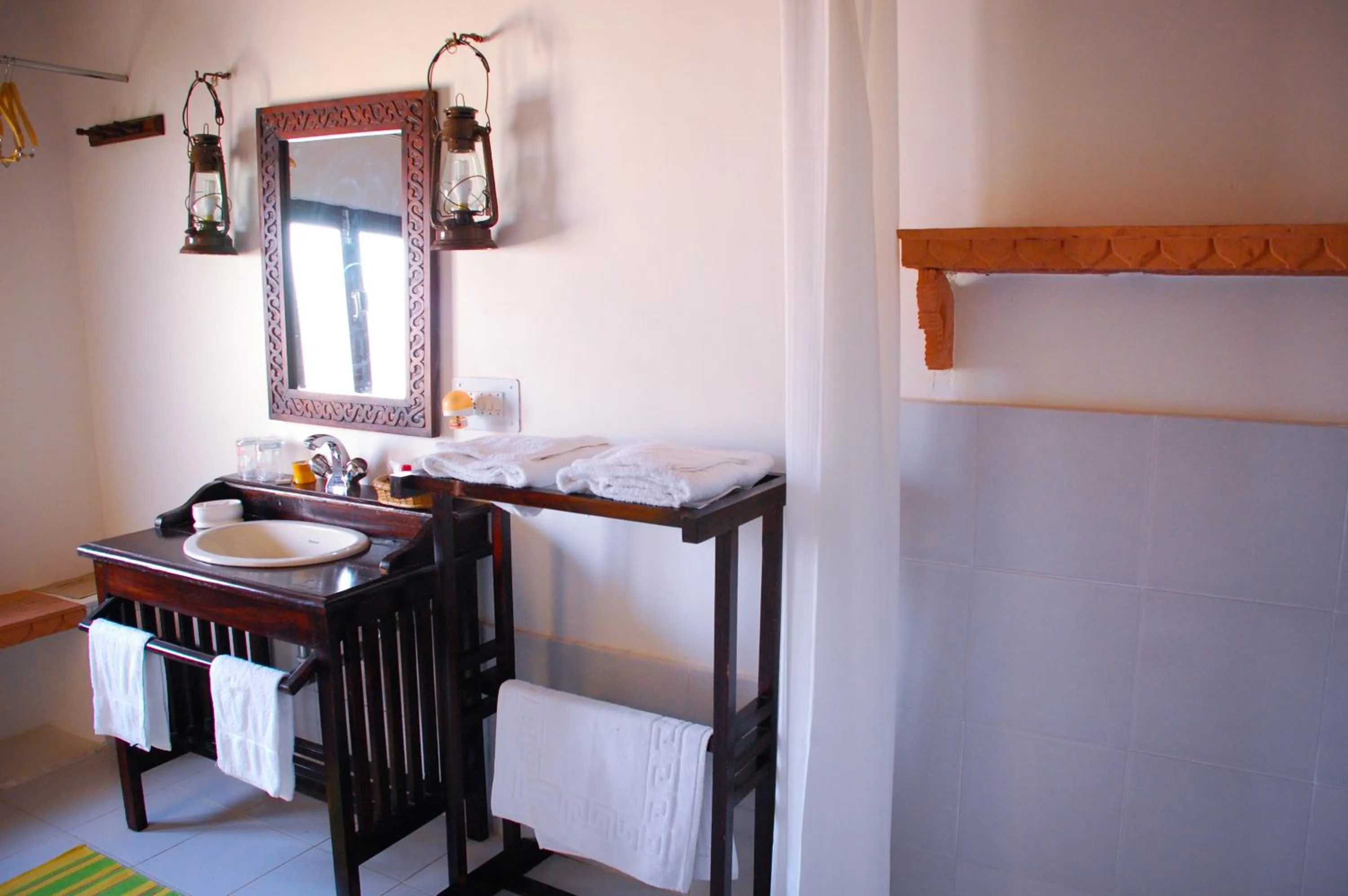 Shower in Ramathra Fort