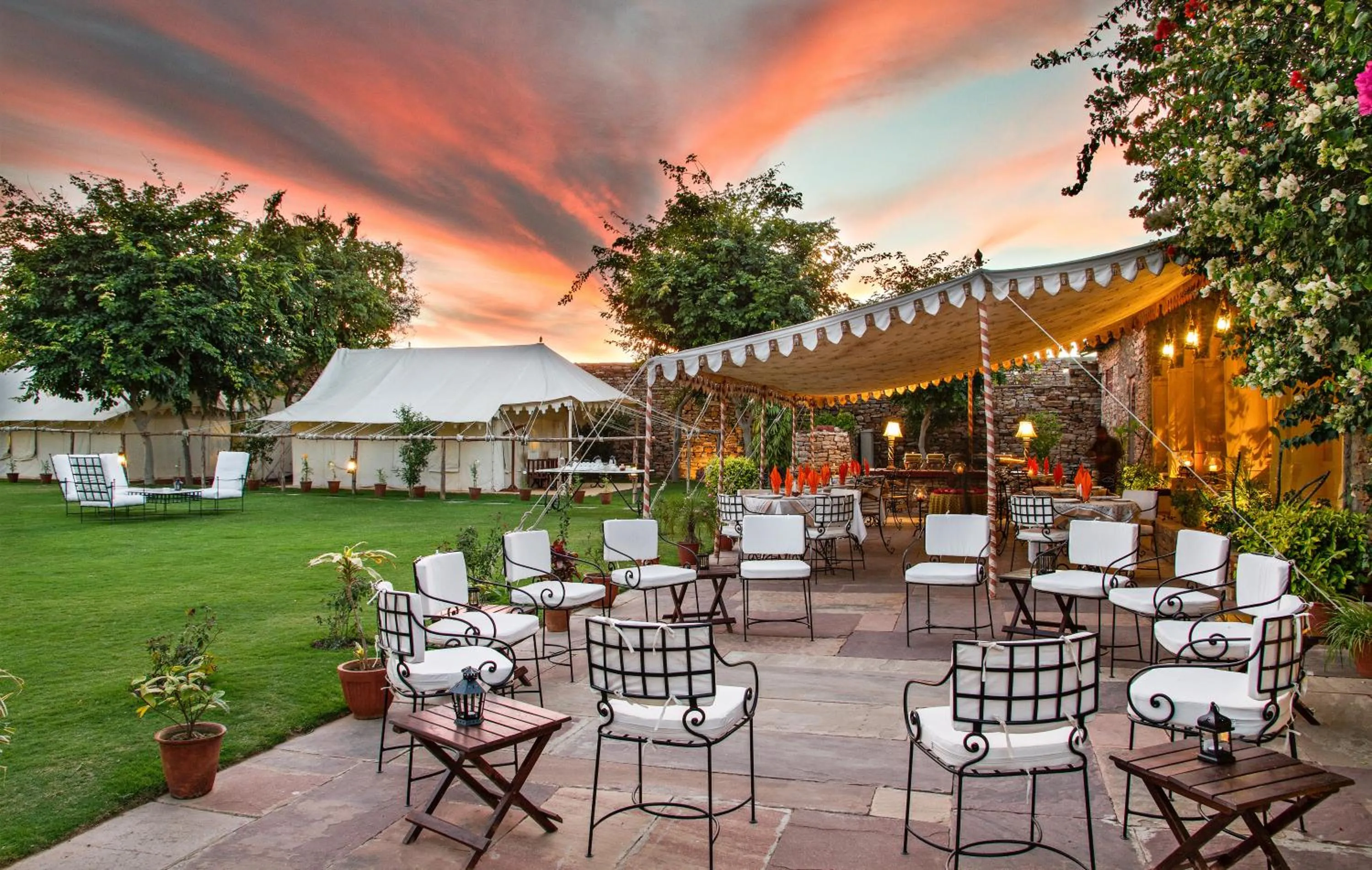 Evening entertainment in Ramathra Fort