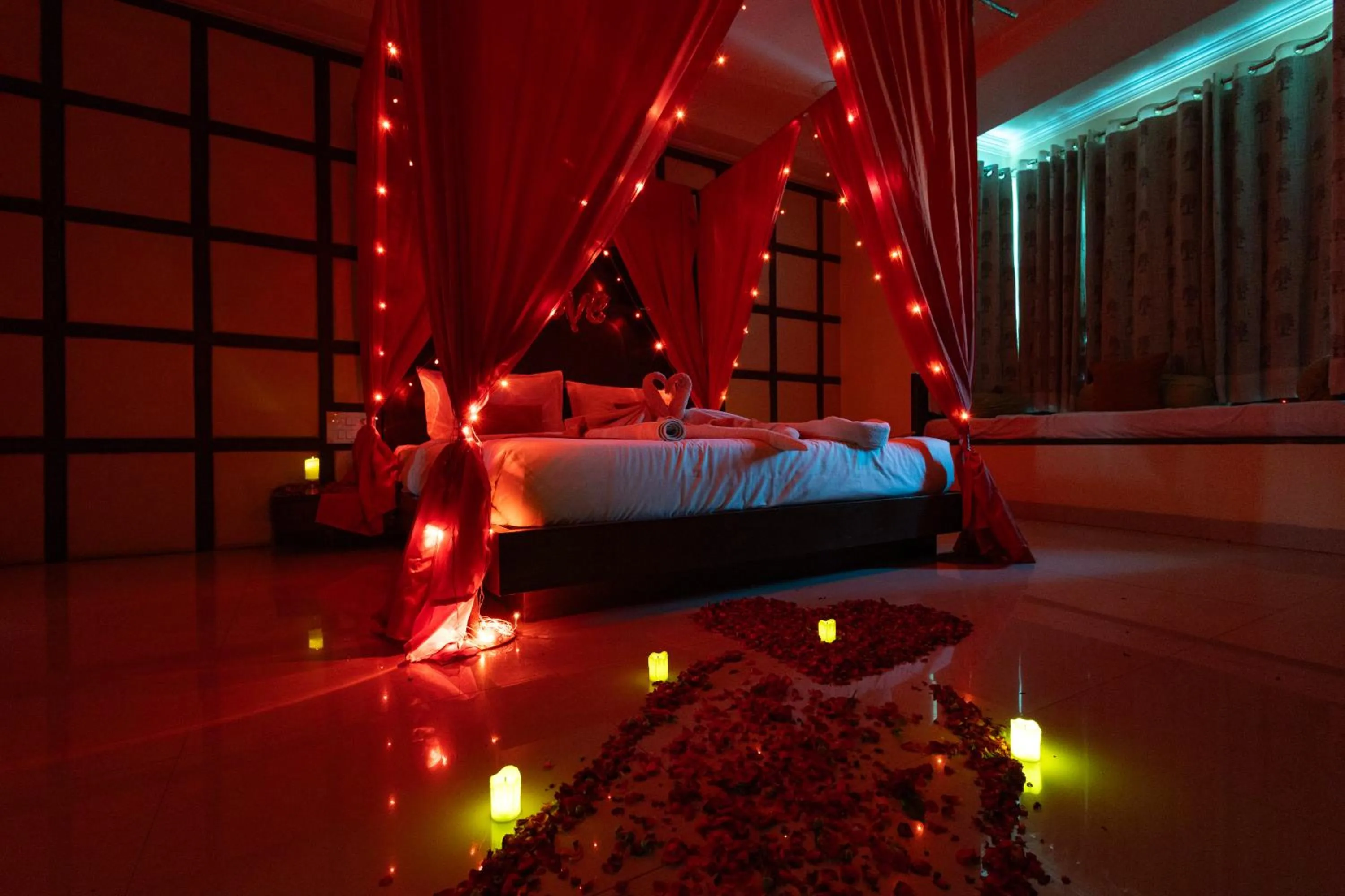 Photo of the whole room, Bed in Hide-In Udaipur - A Lake View Boutique Hotel