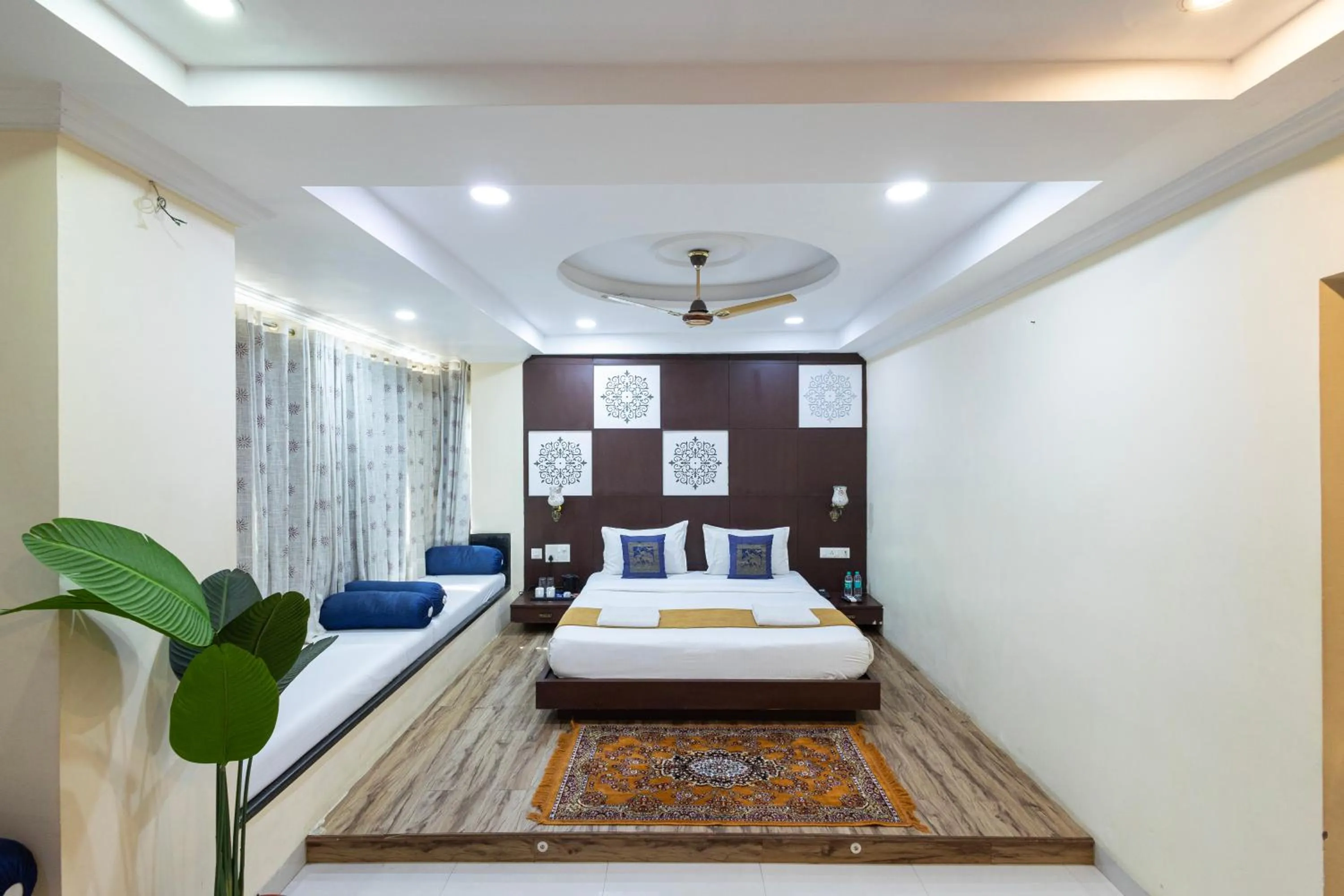 Bed in Hide-In Udaipur - A Lake View Boutique Hotel