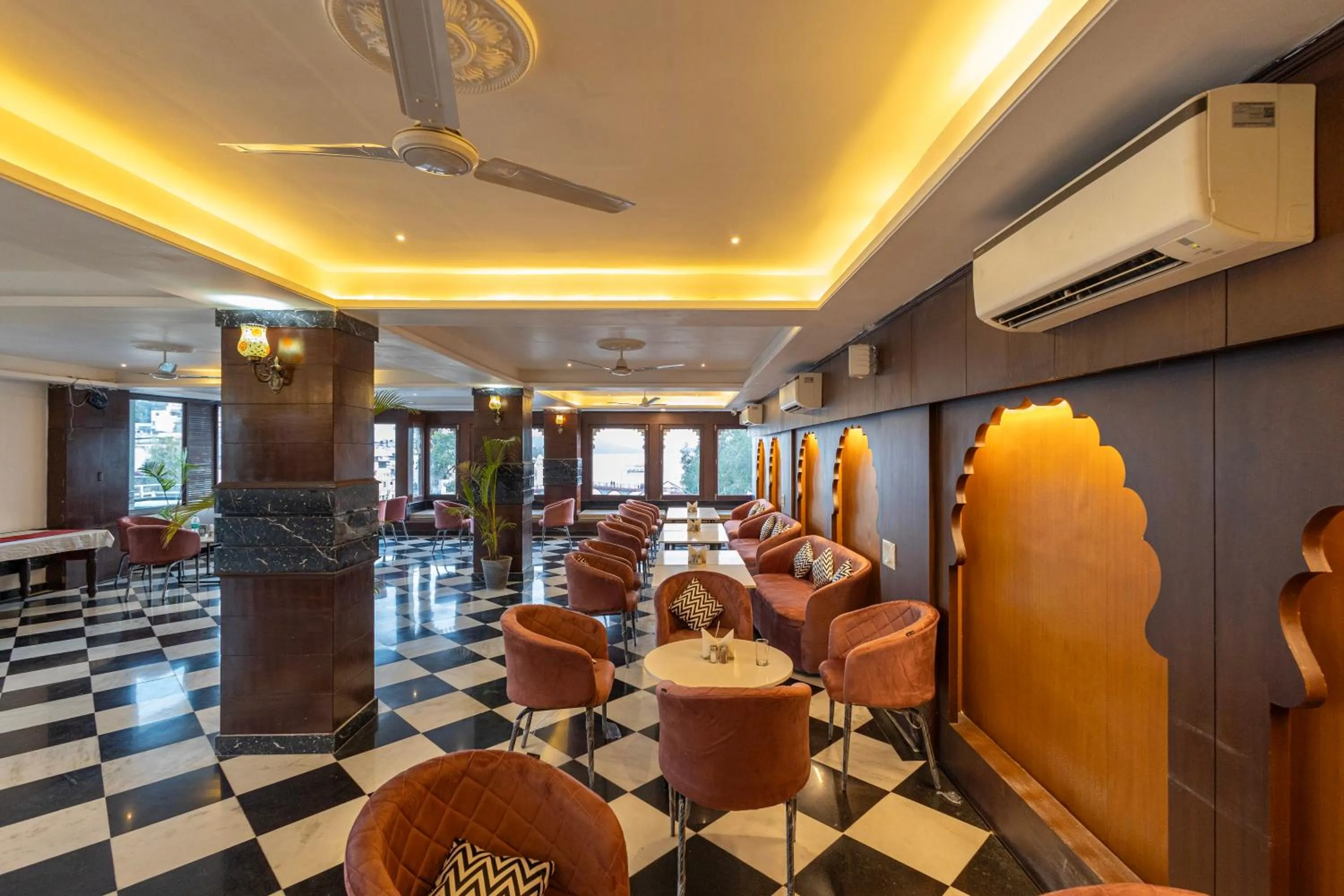 Restaurant/places to eat in Hide-In Udaipur - A Lake View Boutique Hotel