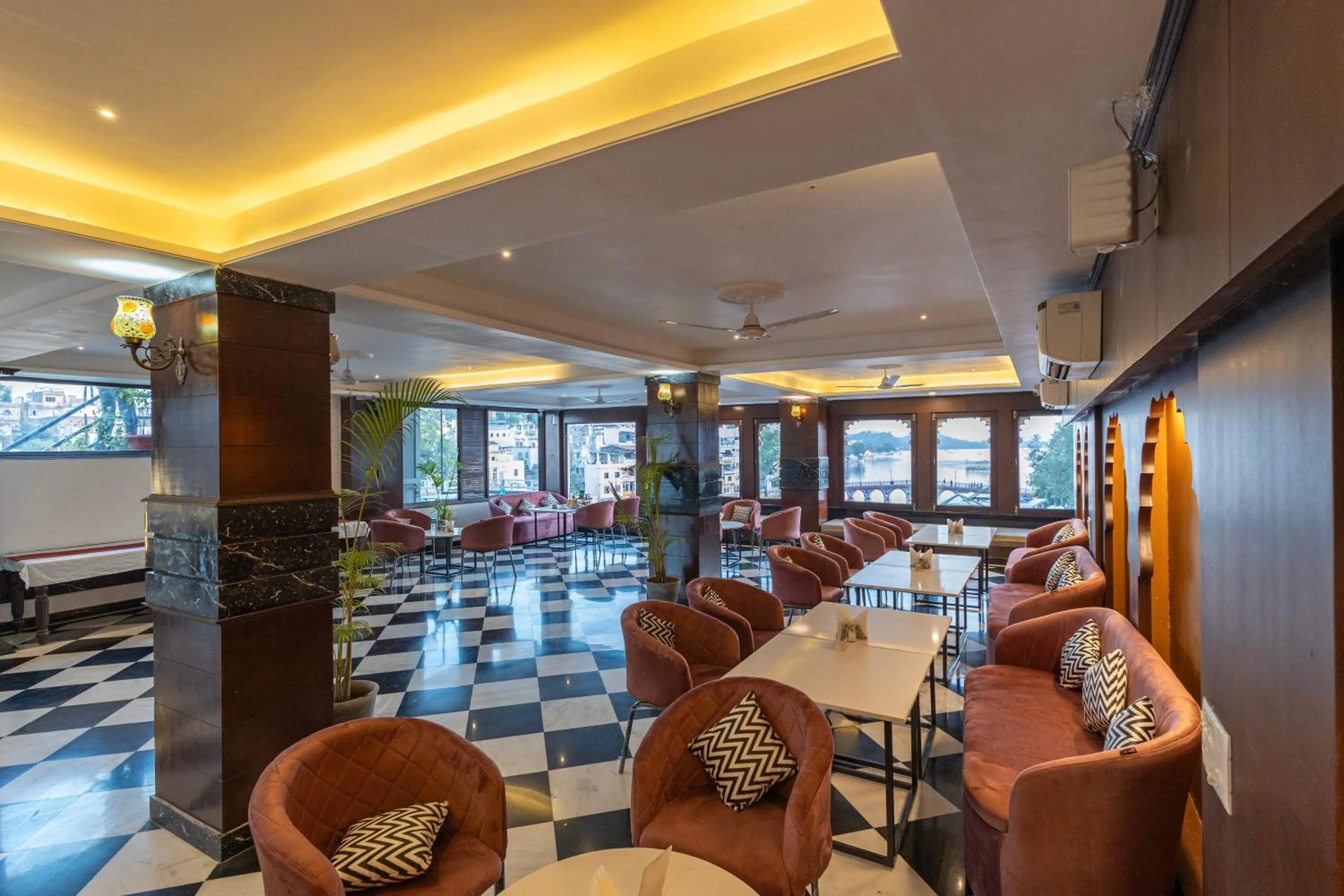 Restaurant/places to eat in Hide-In Udaipur - A Lake View Boutique Hotel