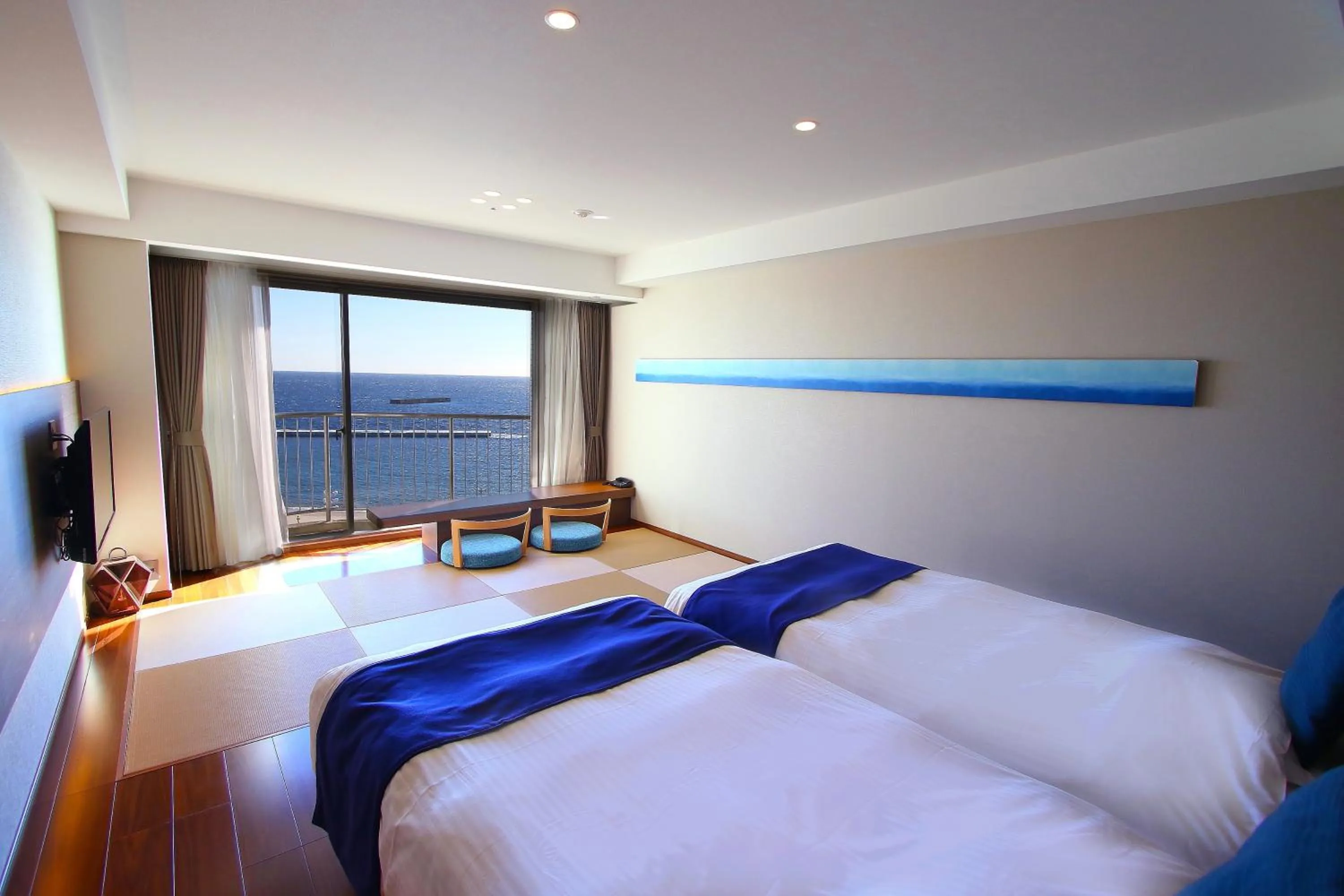 Bed in Atami Seaside Spa & Resort