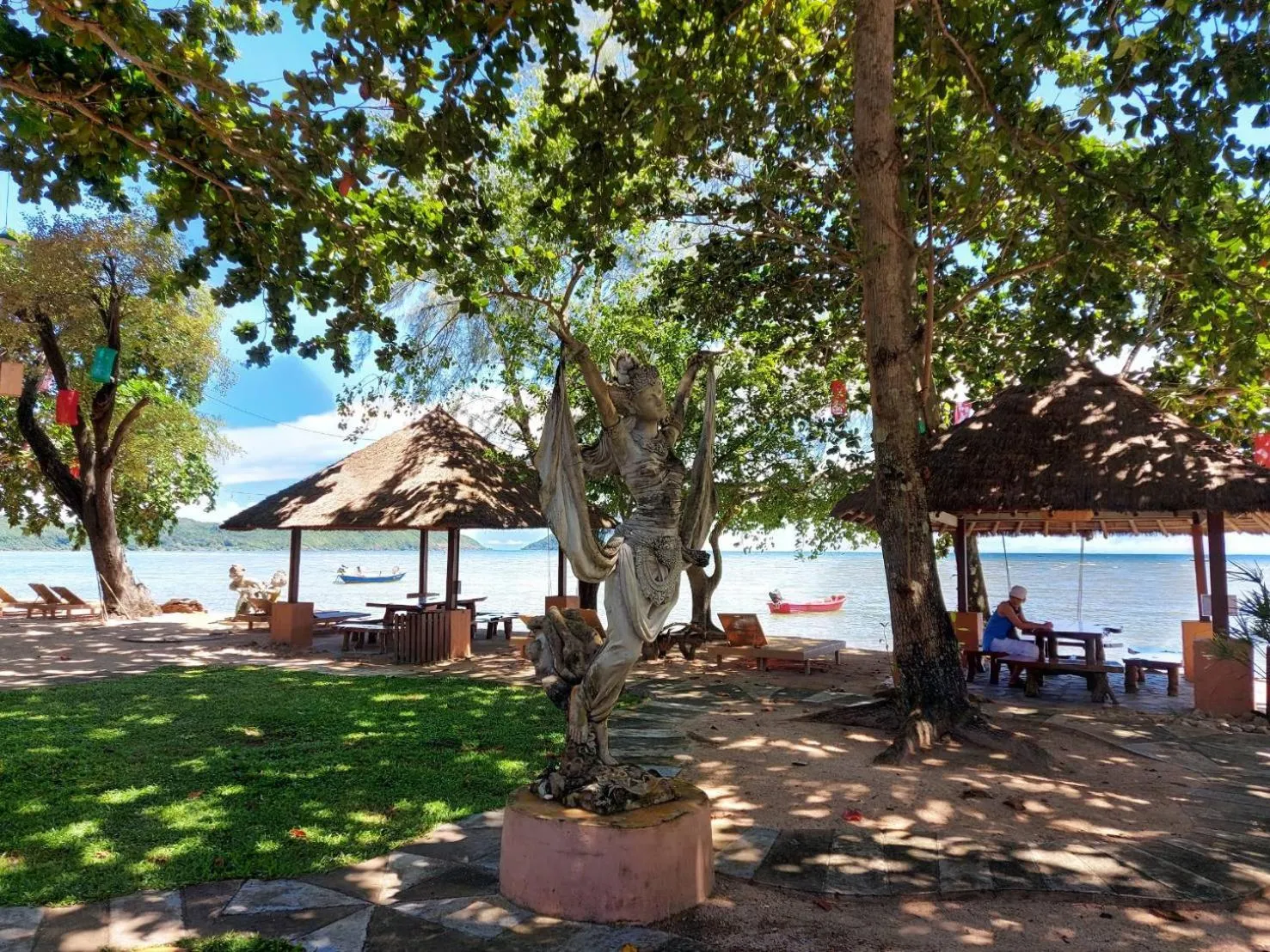 Restaurant/places to eat in Villa Cha Cha Chaolao Beach Resort