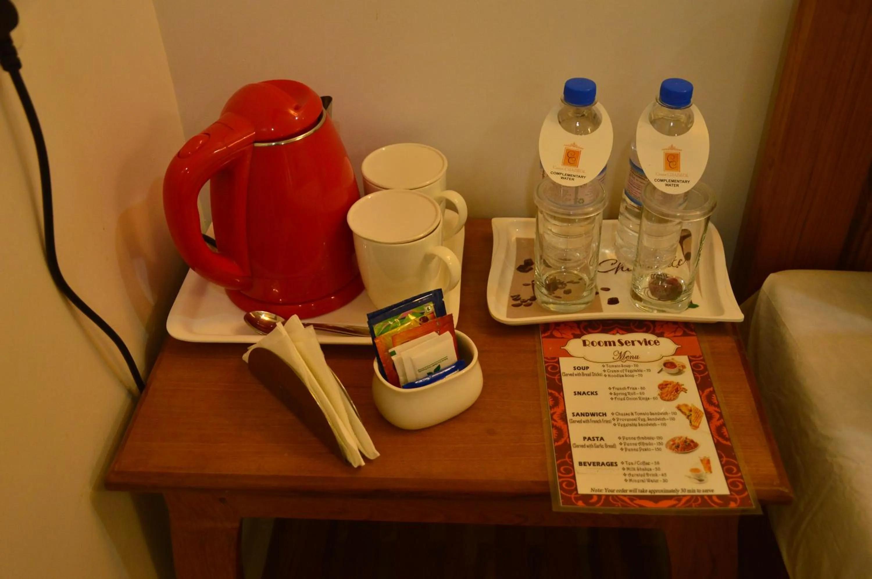 Coffee/tea facilities in Cours CHABROL