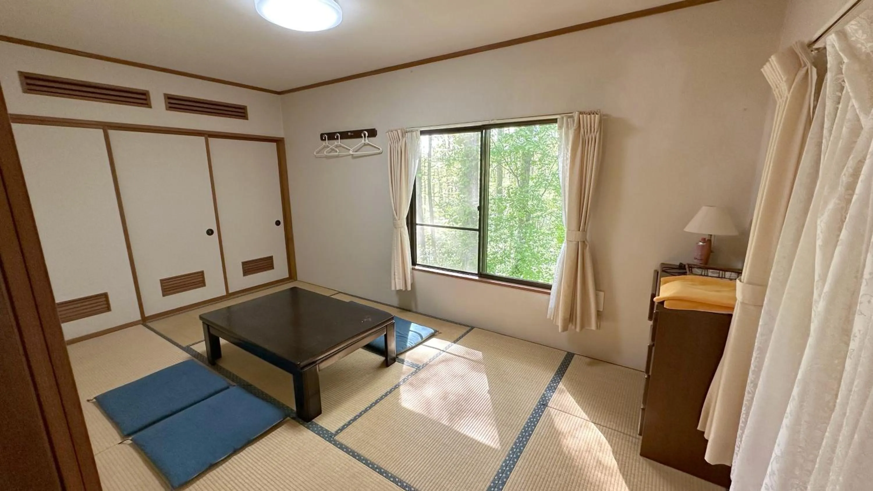 Photo of the whole room, Bed in Nature Cottage Akabeko