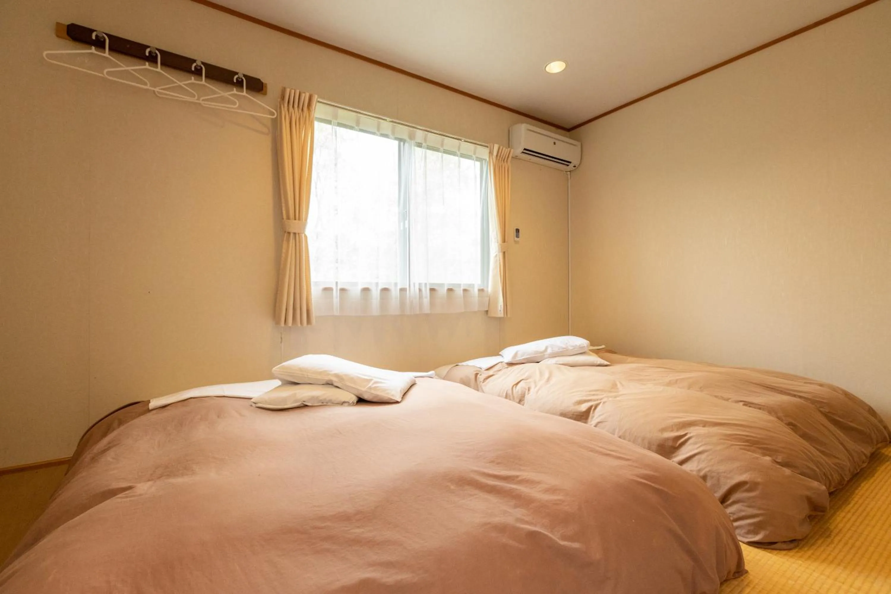 Photo of the whole room, Bed in Nature Cottage Akabeko