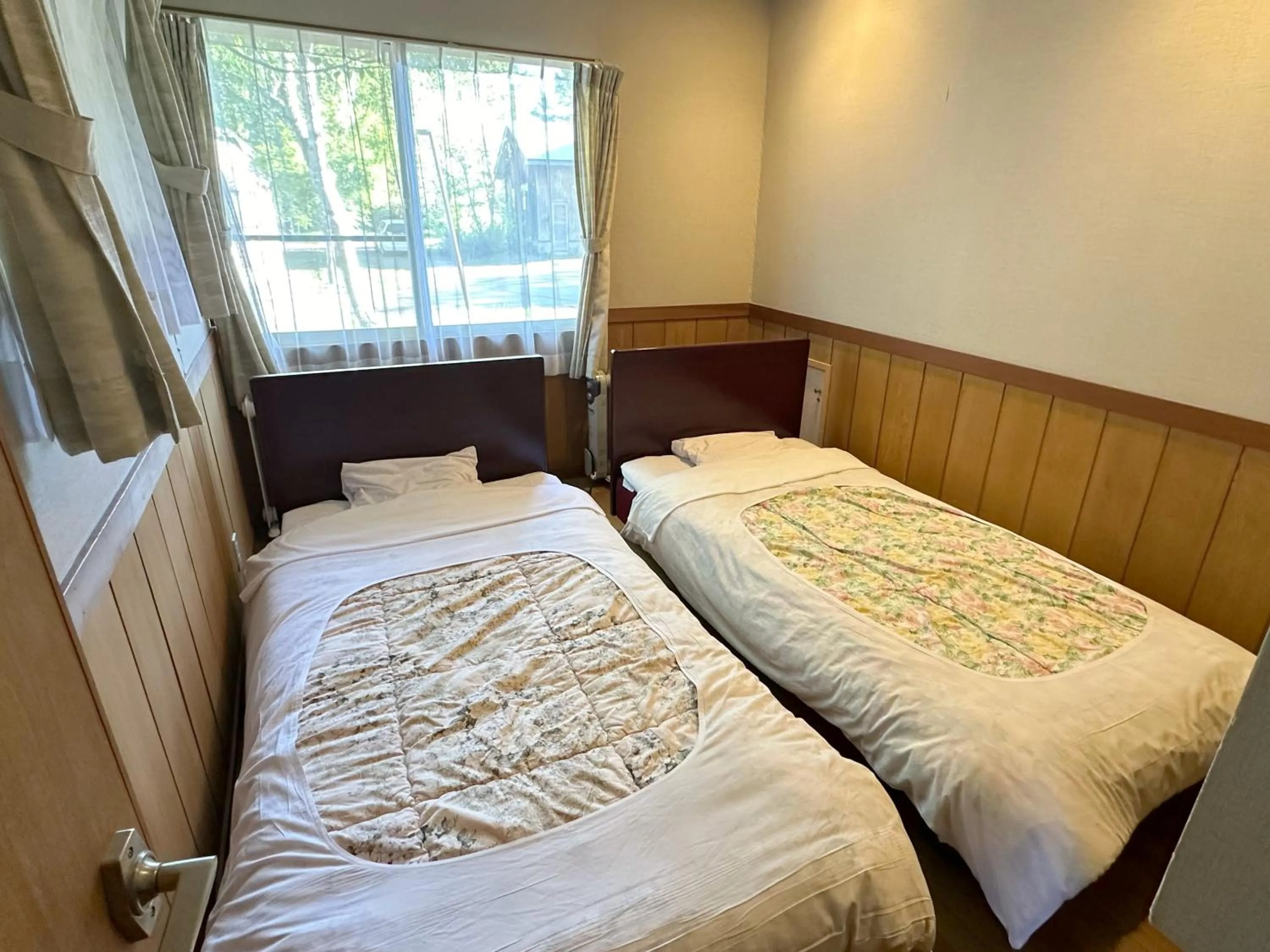 Photo of the whole room, Bed in Nature Cottage Akabeko