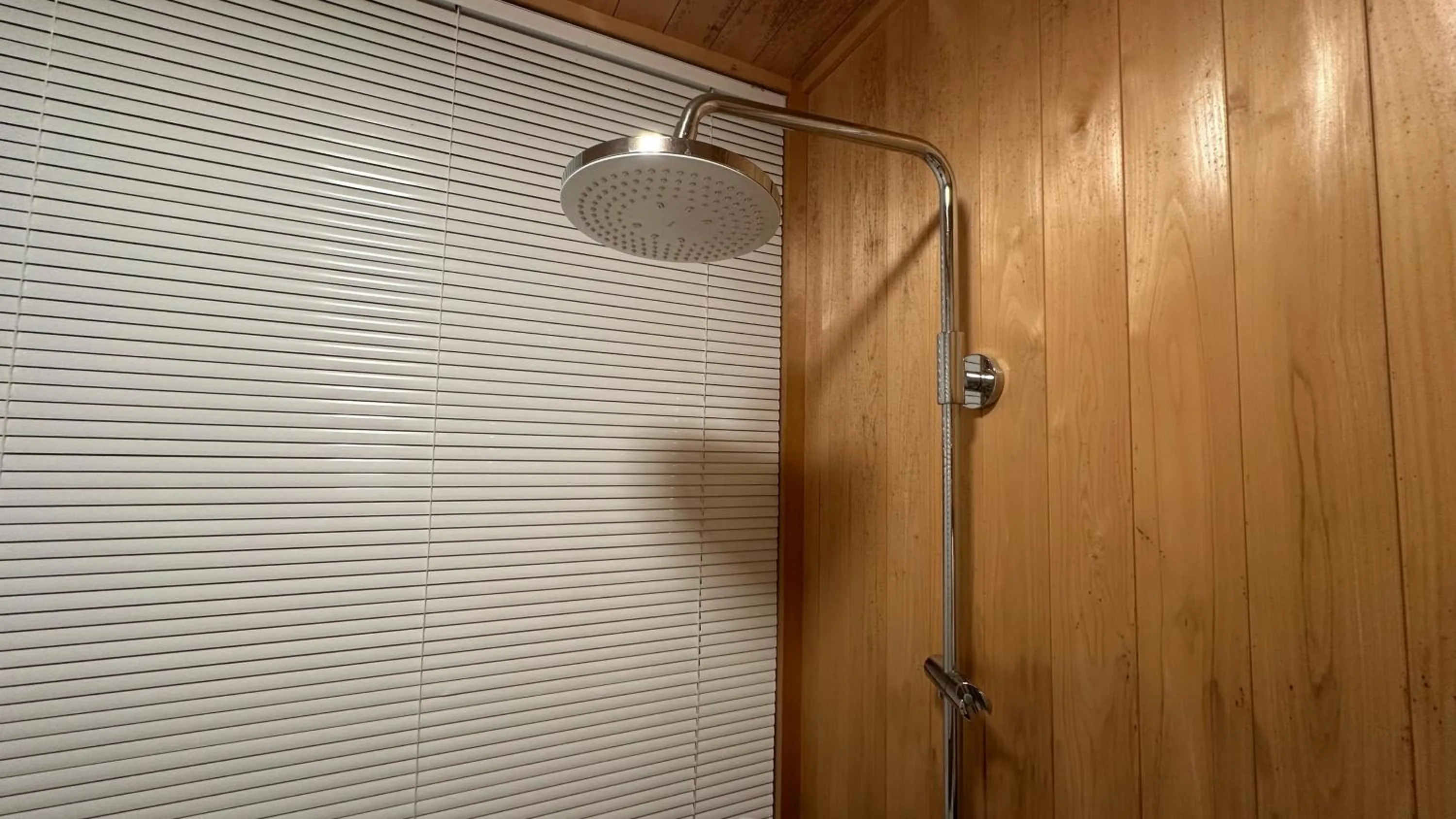 Shower in Nature Cottage Akabeko