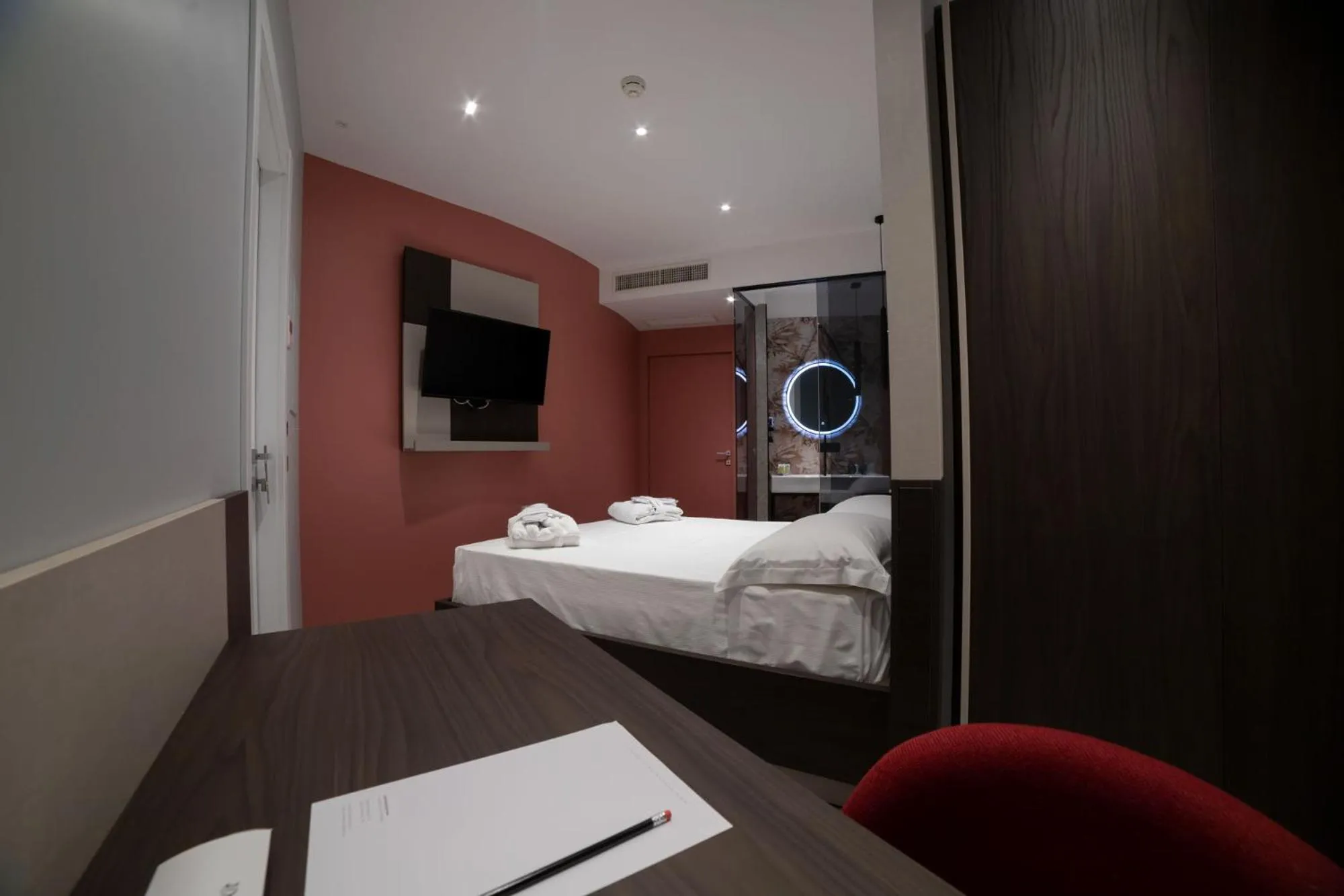 Photo of the whole room, Bed in Marconi Hotel