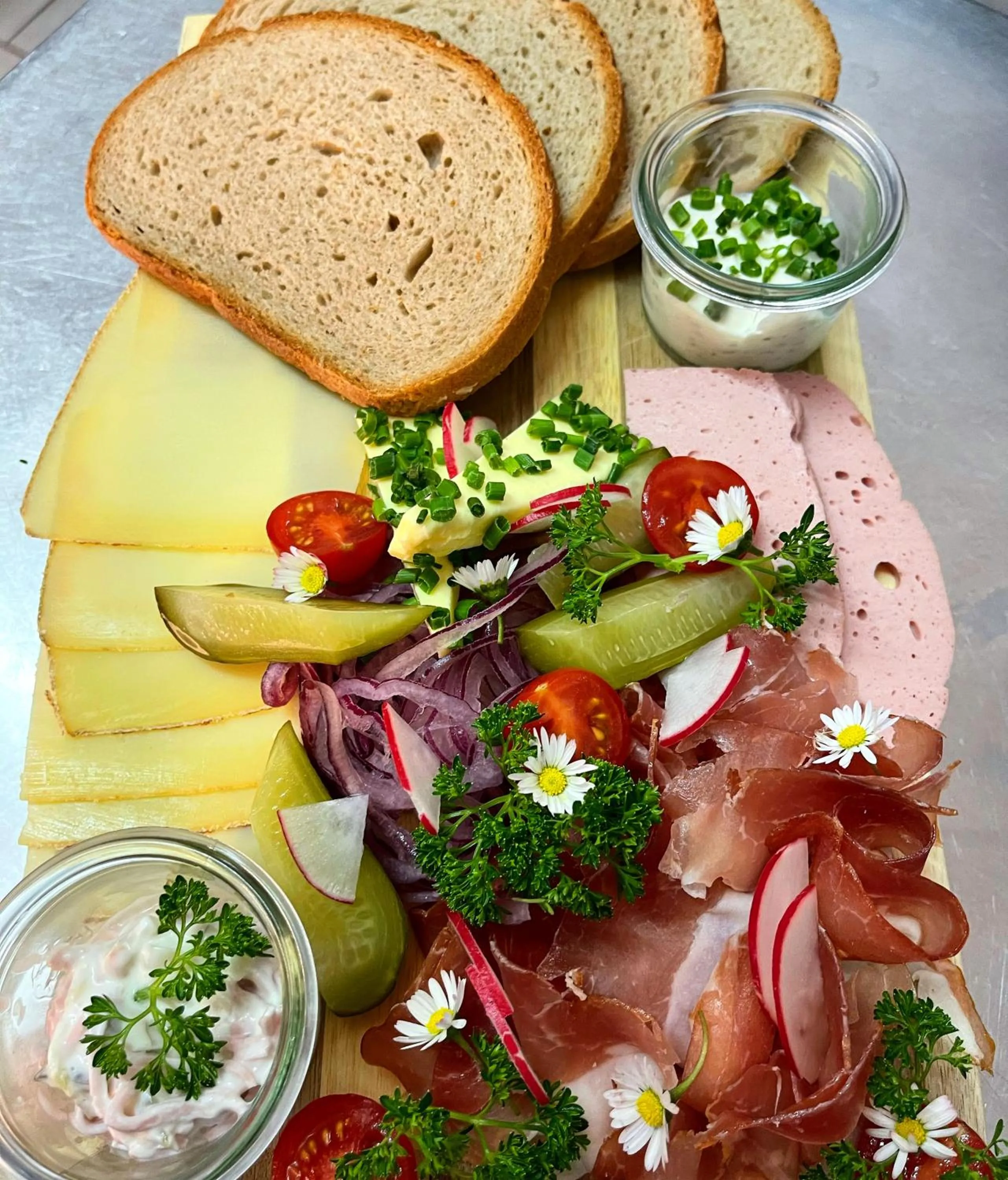 Restaurant/places to eat in Hotel-Gasthof Der Wiesengrund