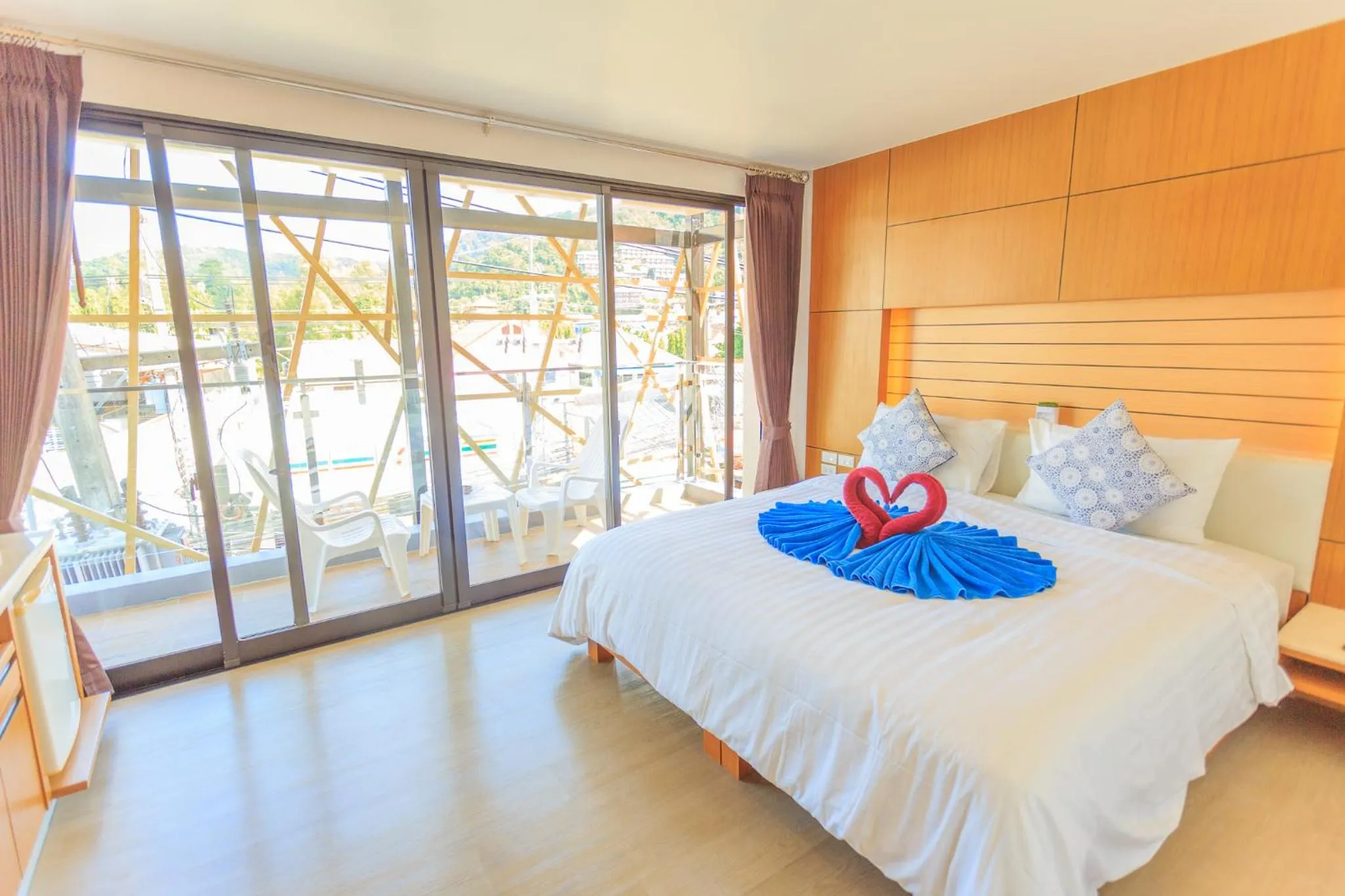 Photo of the whole room, Bed in Room Actually