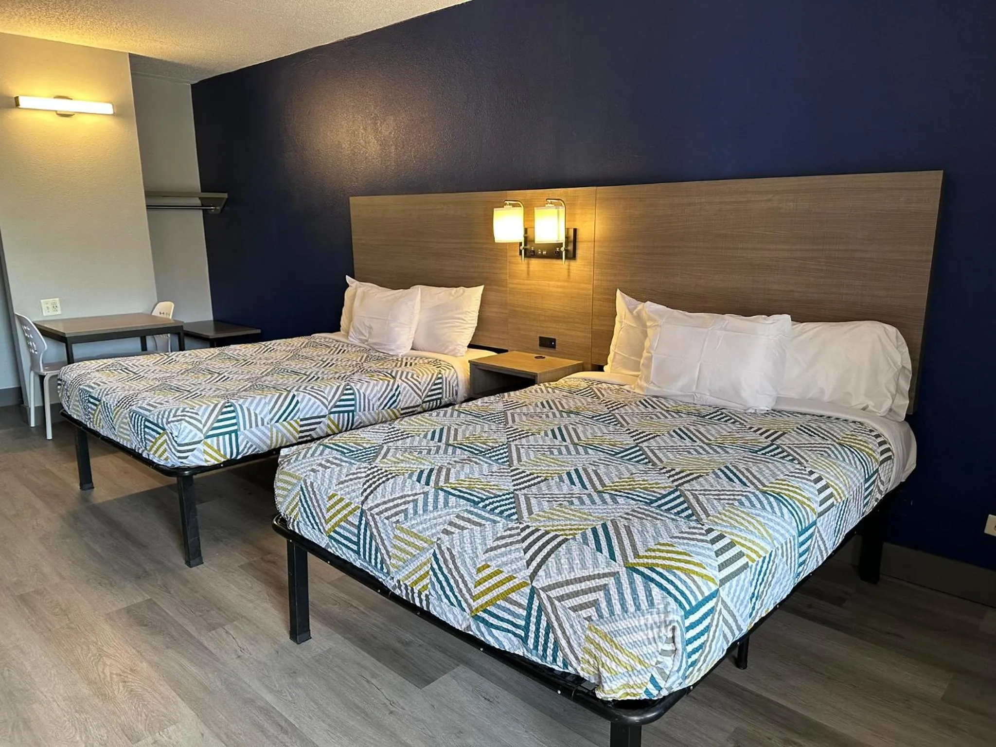 Bed in Studio Suites Extended Stay Chattanooga