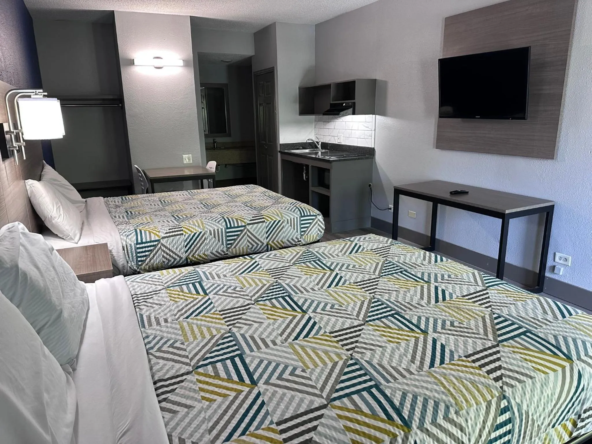Bed in Studio Suites Extended Stay Chattanooga