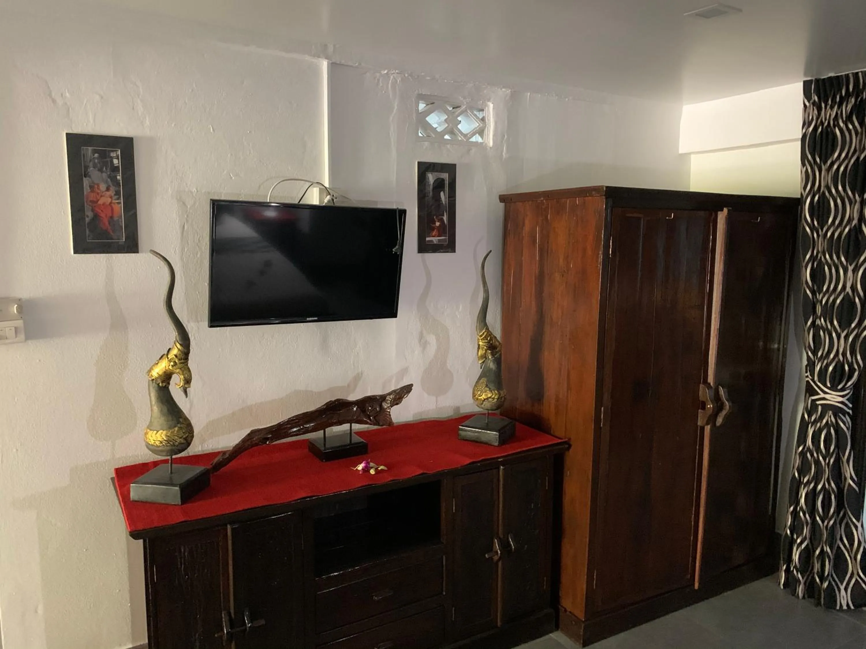 Fong Kaew and Baan Nang Fa Guesthouse