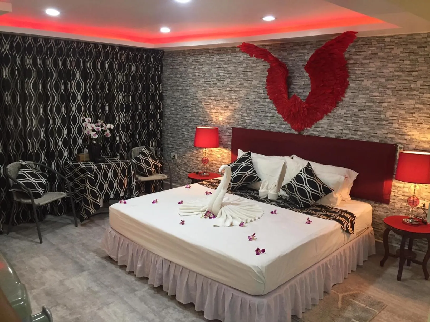 Photo of the whole room, Bed in Fong Kaew and Baan Nang Fa Guesthouse