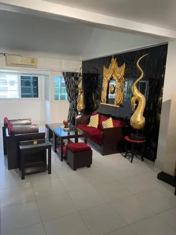Fong Kaew and Baan Nang Fa Guesthouse
