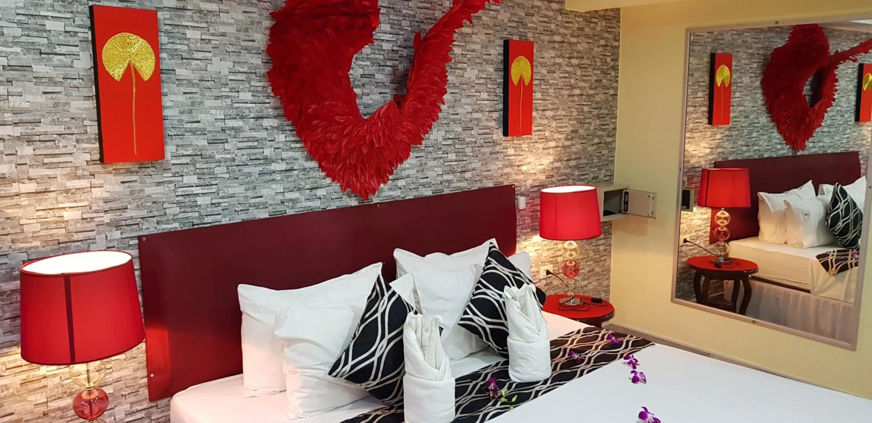 Photo of the whole room, Bed in Fong Kaew and Baan Nang Fa Guesthouse