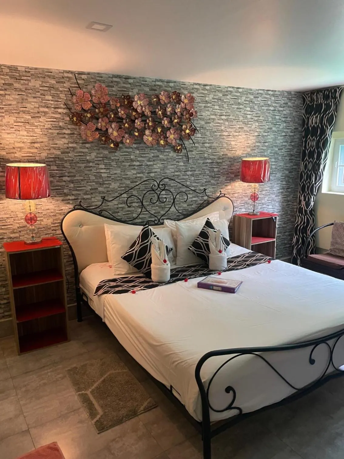 Bed in Fong Kaew and Baan Nang Fa Guesthouse