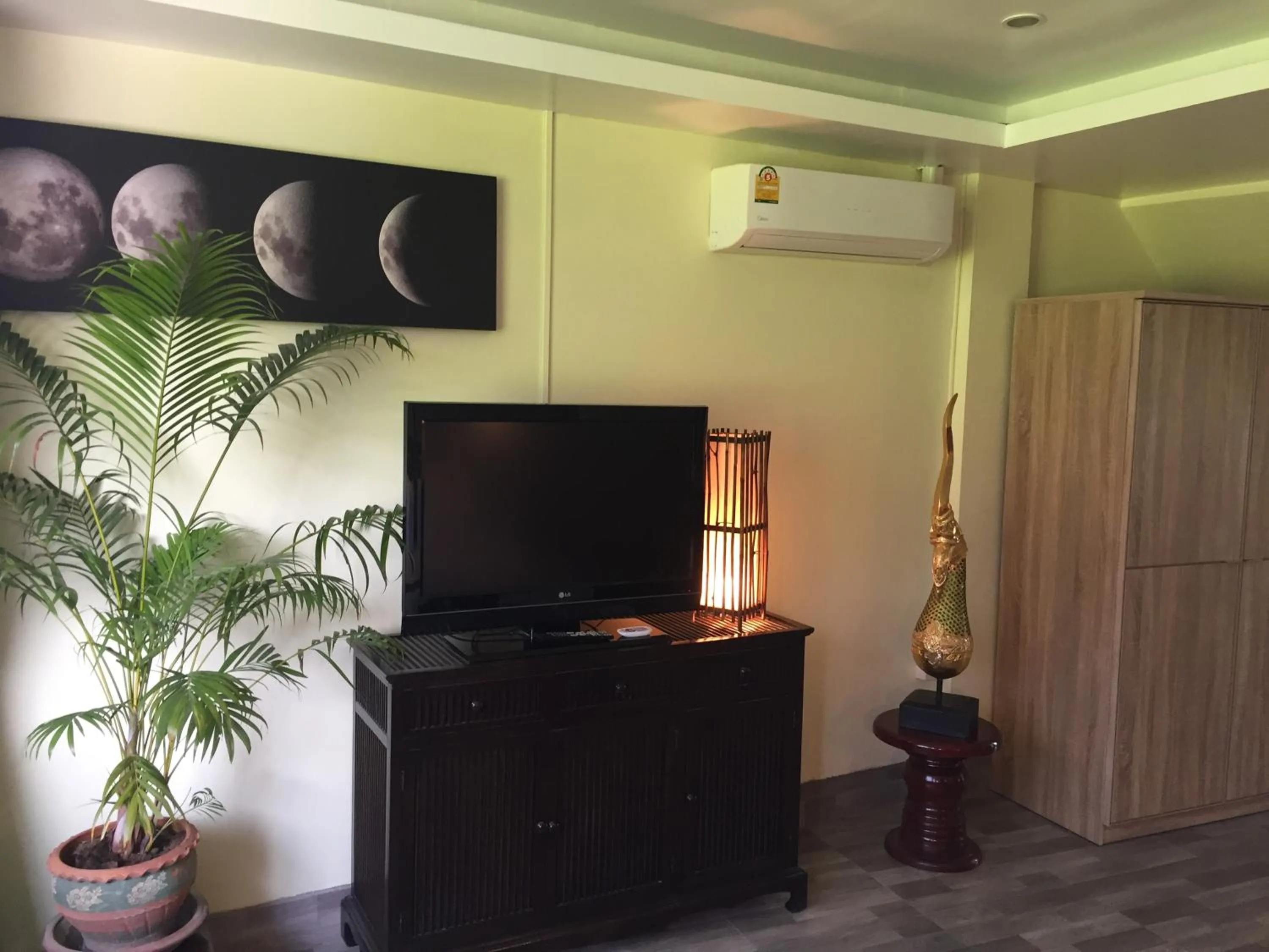 Decorative detail in Fong Kaew and Baan Nang Fa Guesthouse