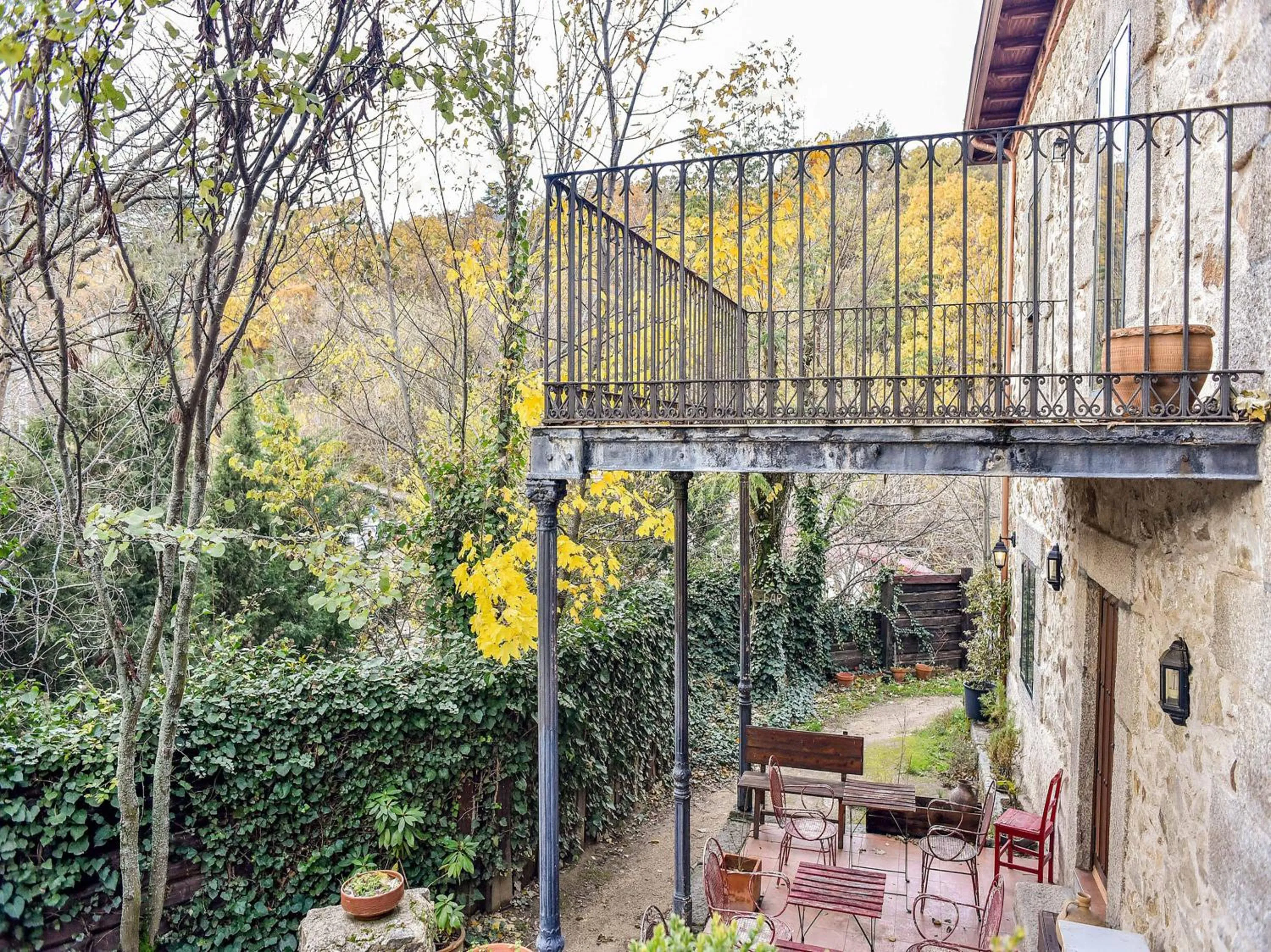 Patio in Posada Peña Pintada by Vivere Stays