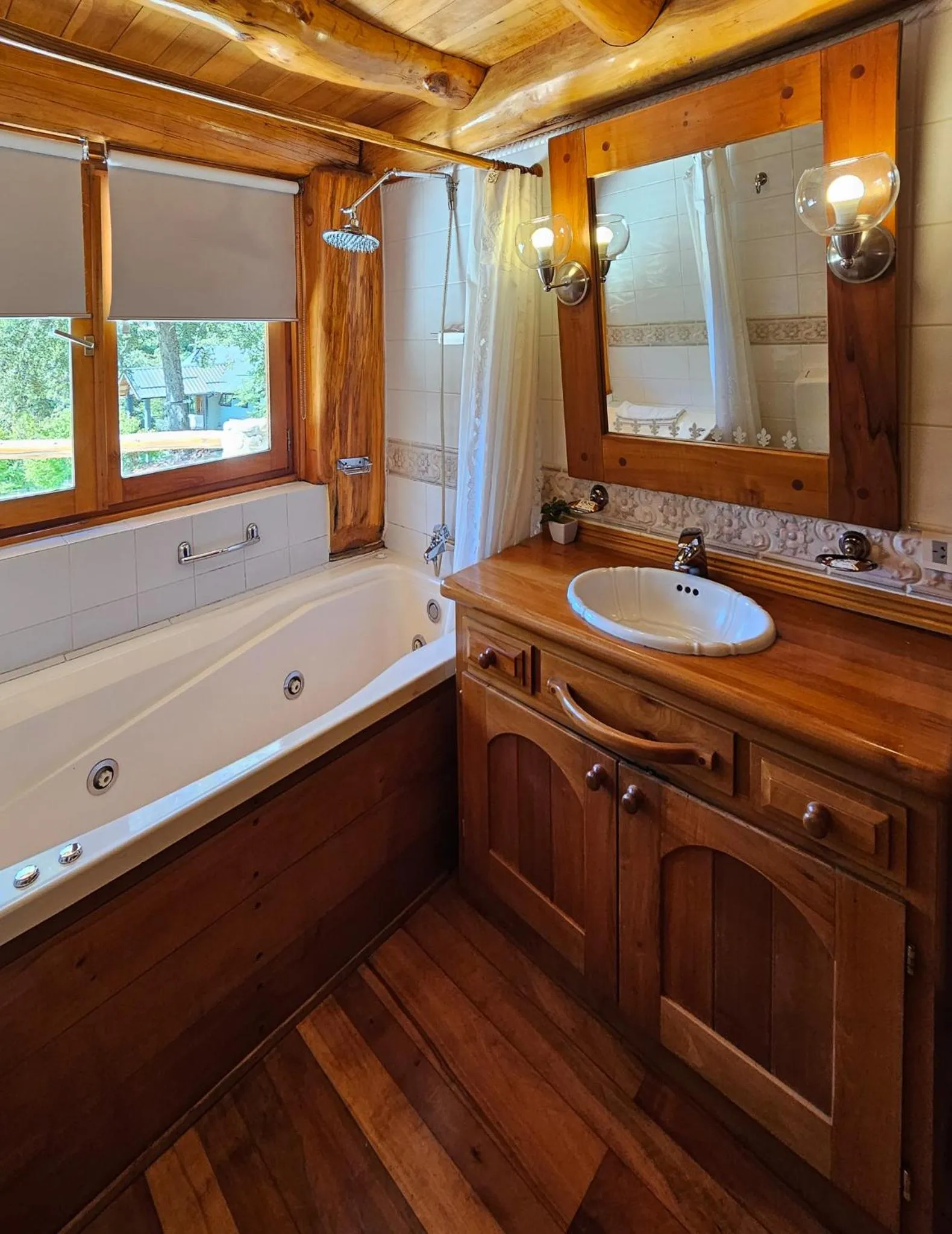 Rotui Luxury Village