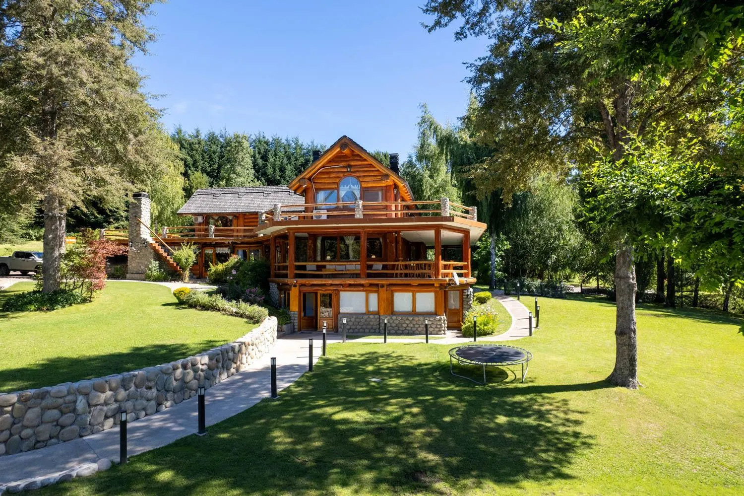 Rotui Luxury Village