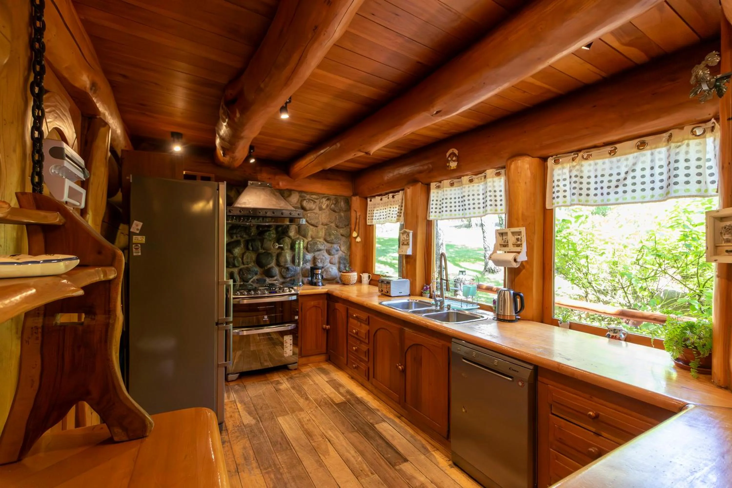 Rotui Luxury Village