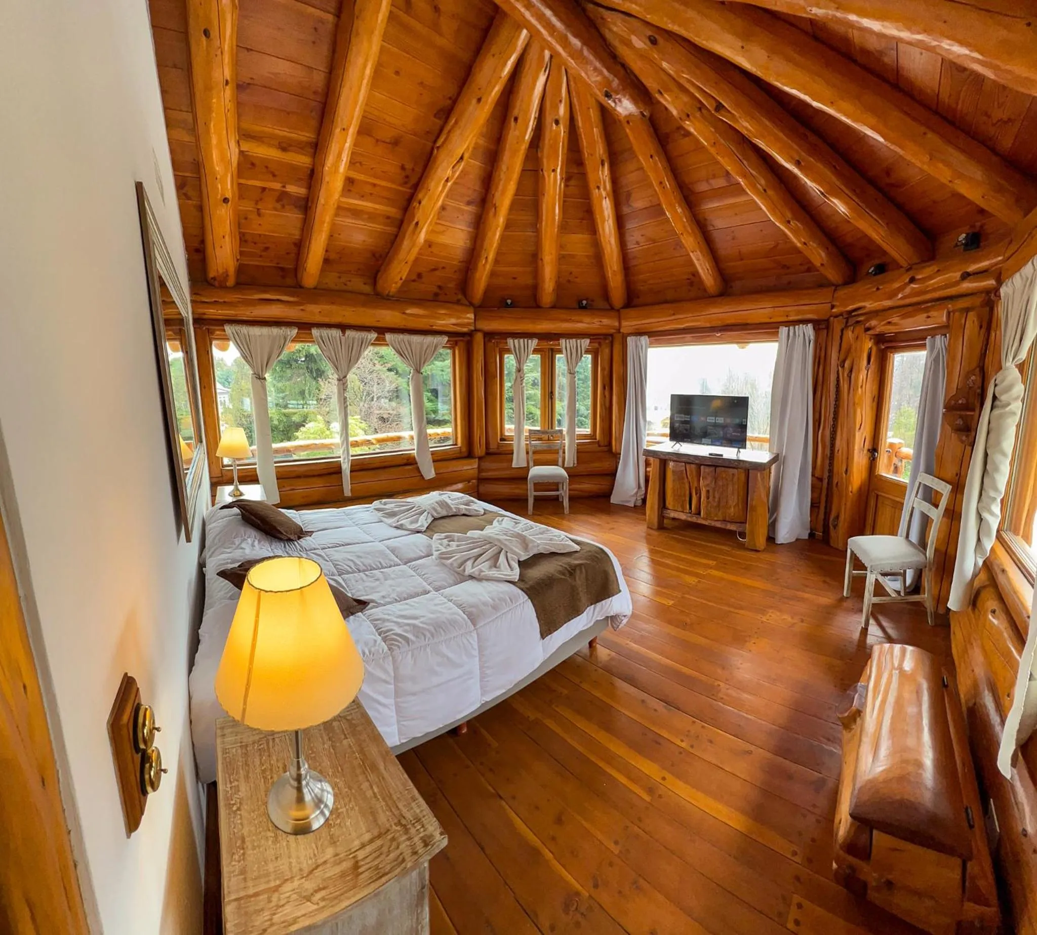 Bed in Rotui Luxury Village