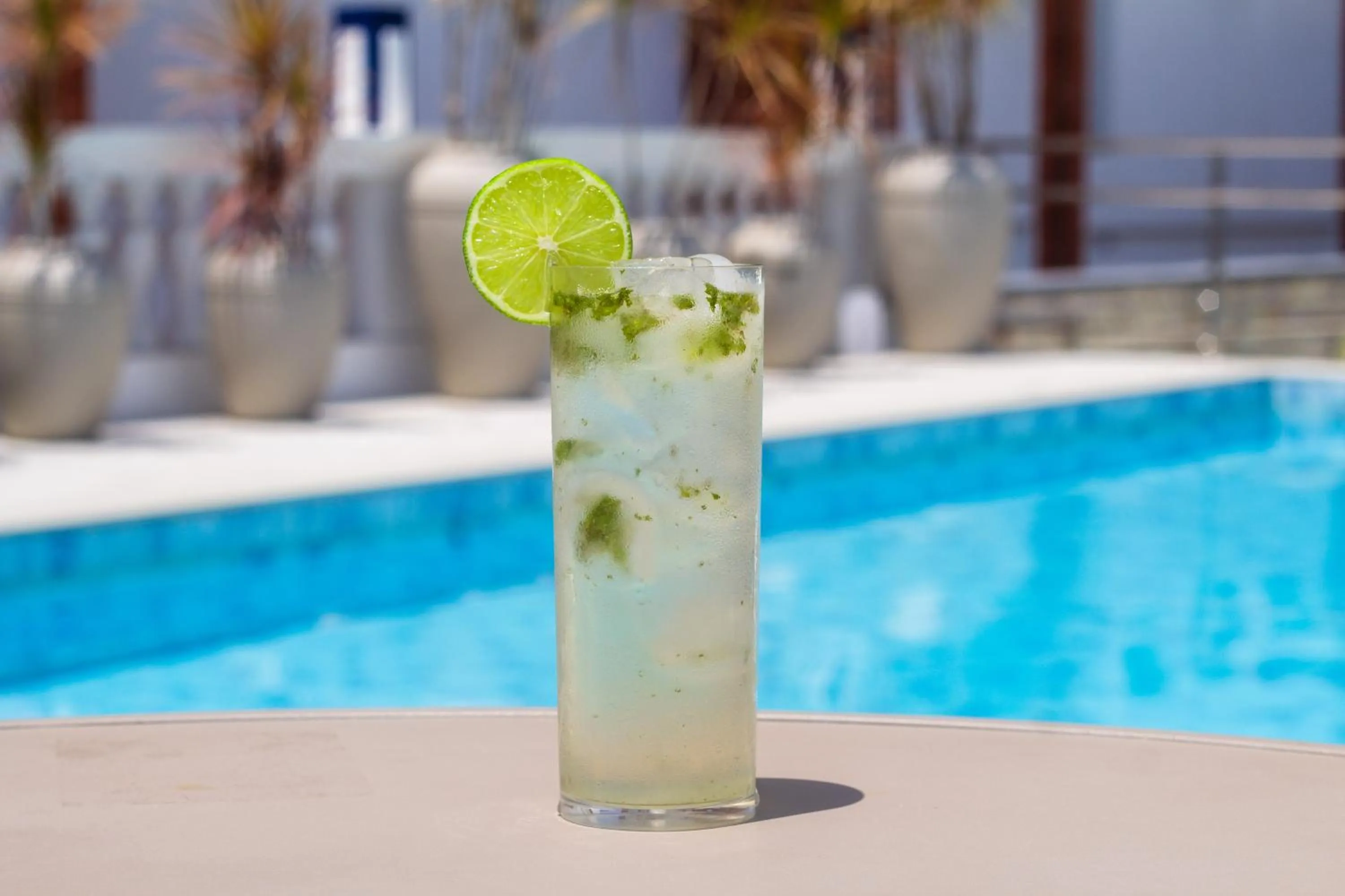 Swimming pool in Hotel Sonata de Iracema