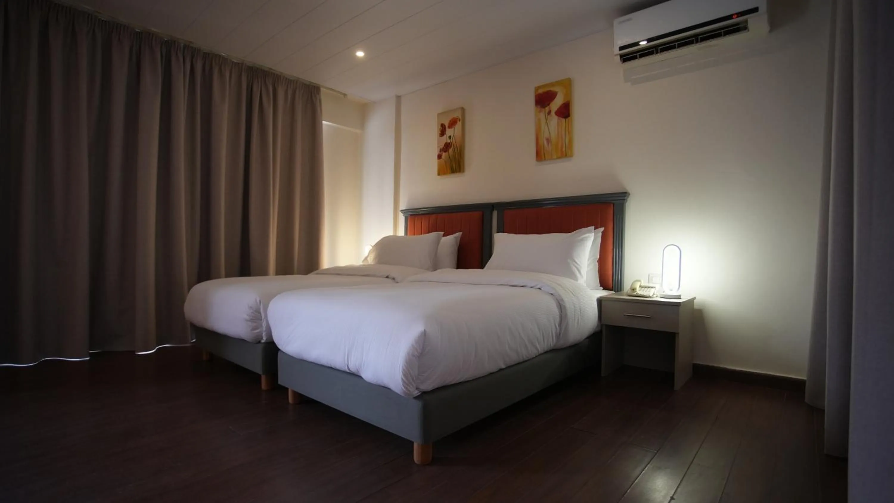 Photo of the whole room, Bed in Manara Riva Suites