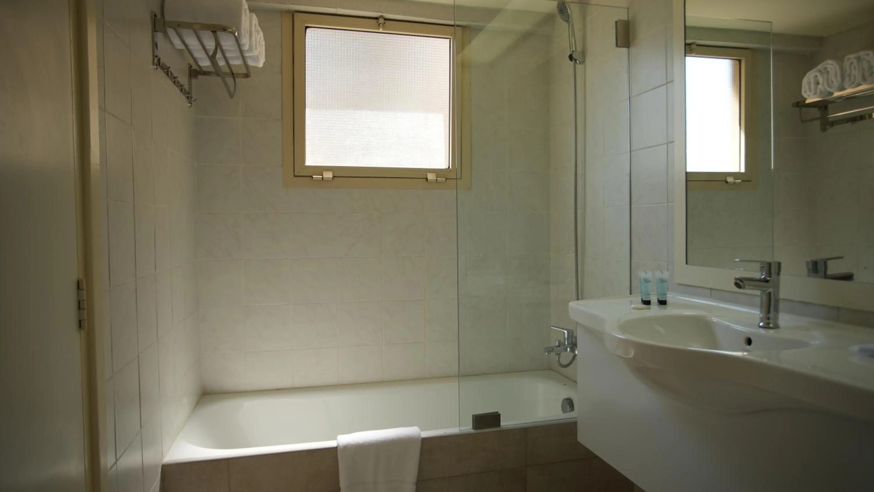Shower in Manara Riva Suites