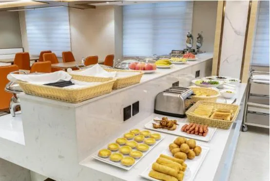 Breakfast in Guangzhou Baiyun Airport Renhe Cornet International Chain Hotel