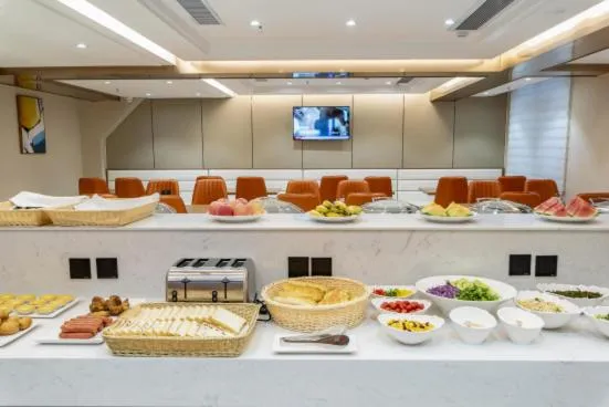 Breakfast in Guangzhou Baiyun Airport Renhe Cornet International Chain Hotel