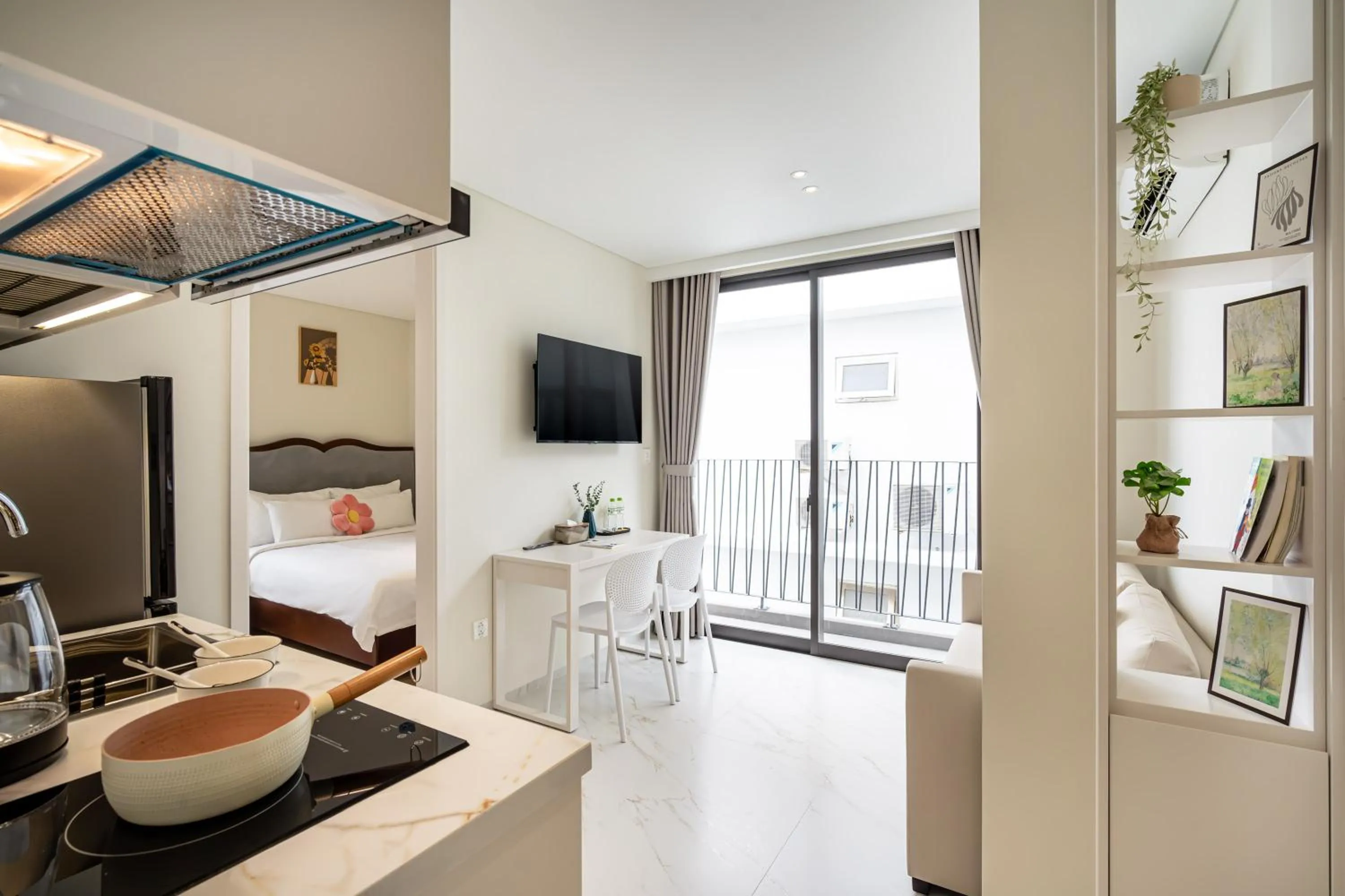 Photo of the whole room, Bed in The Royal Vista - Phu My Hung